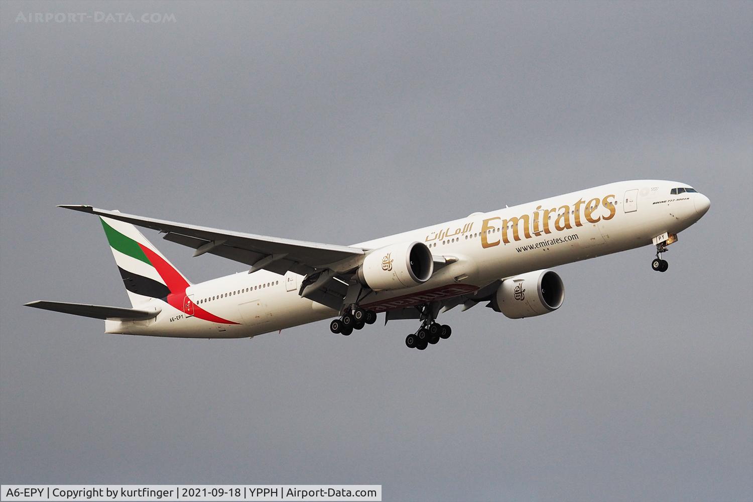 A6-EPY, 2016 Boeing 777-31H/ER C/N 42344, Boeing 777-300ER cn42344 Ln 1465. Emirates A6-EPY final runway 21 YPPH 18 September 2021