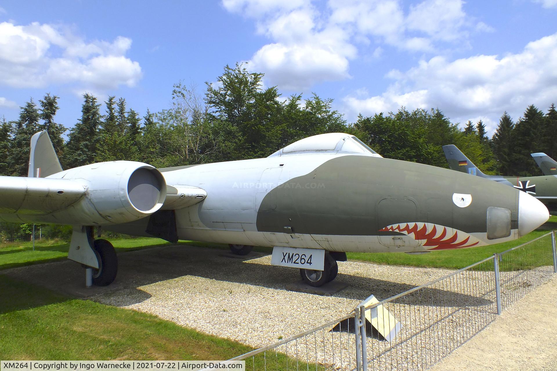 XM264, English Electric Canberra B(I).8 C/N EEP71624, English Electric Canberra B(I)8 at the Flugausstellung P. Junior, Hermeskeil