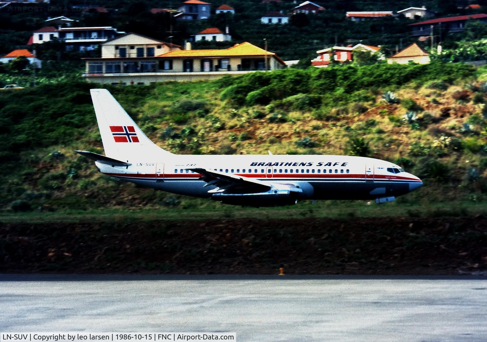 LN-SUV, 1986 Boeing 737-205 C/N 23469, Funchal 15-10.1986