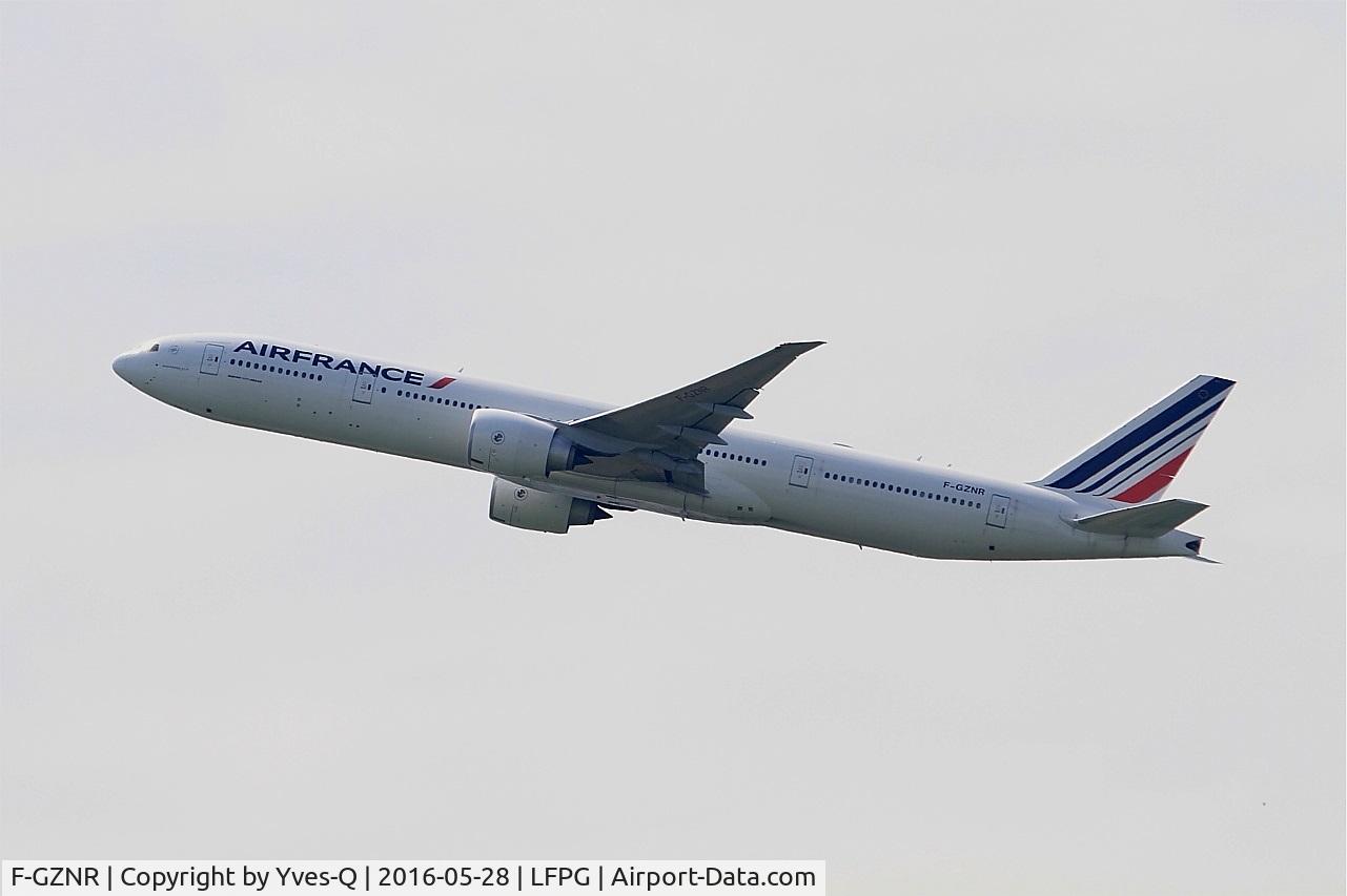 F-GZNR, 2015 Boeing 777-328/ER C/N 44553, Boeing 777-328ER, Climbing from rwy 08L, Roissy Charles De Gaulle airport (LFPG-CDG)