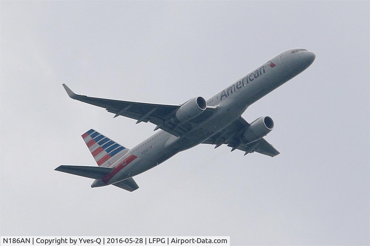 N186AN, 2001 Boeing 757-223 C/N 32380, Boeing 757-223, Climbing from rwy 06R, Roissy Charles De Gaulle airport (LFPG-CDG)
