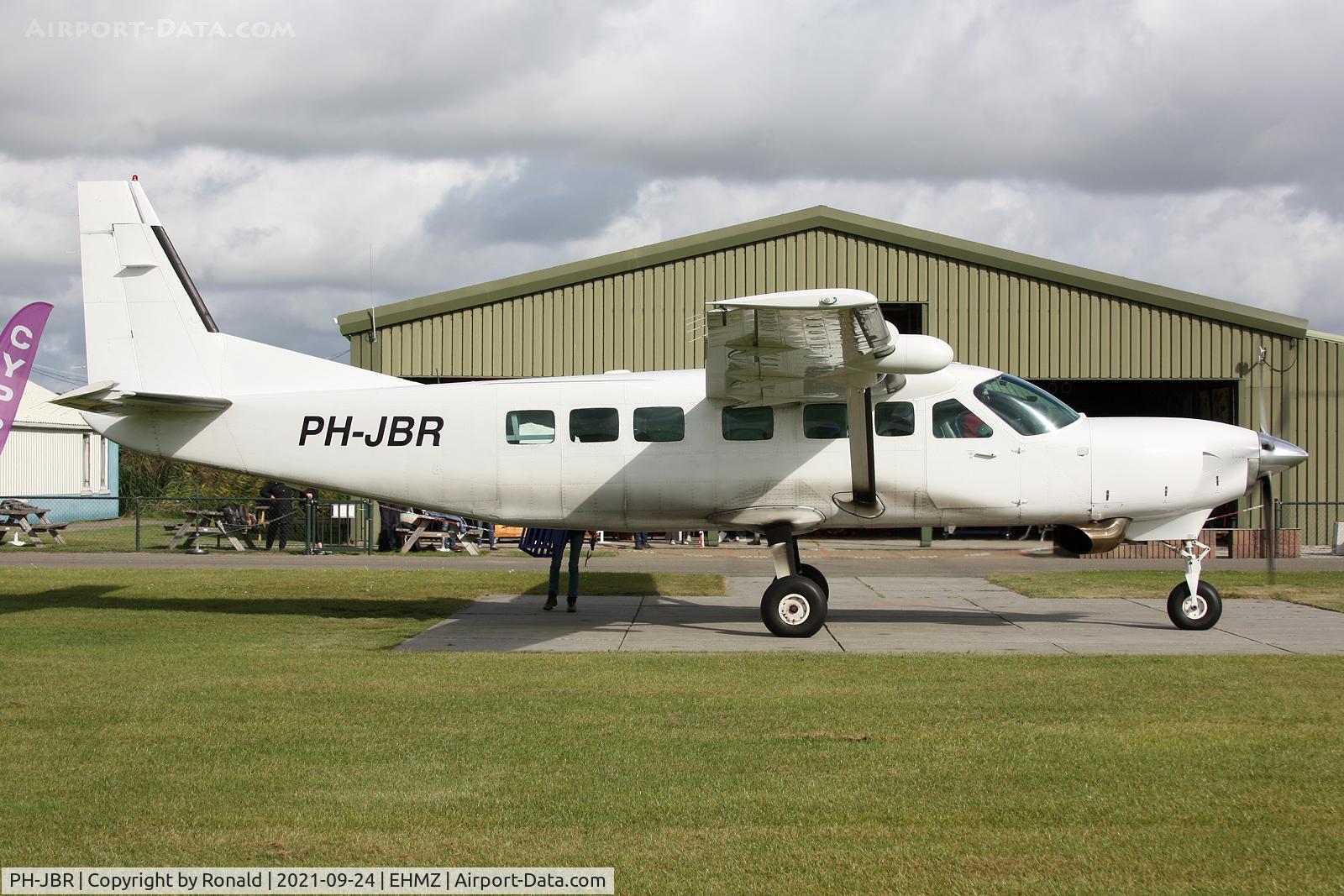 PH-JBR, 1999 Cessna 208B Grand Caravan C/N 208B0762, at ehmz