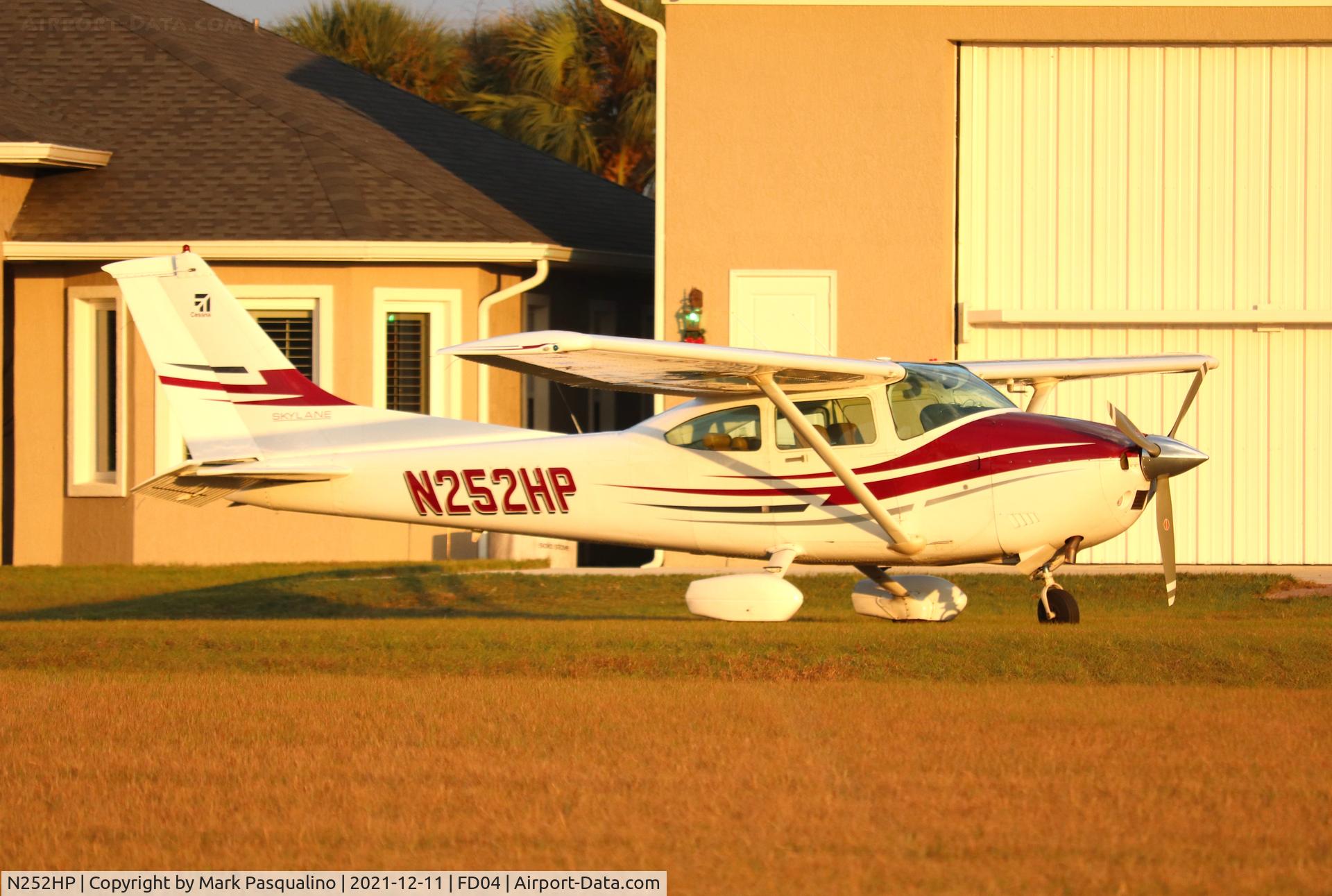 N252HP, 1983 Cessna 182R Skylane C/N 18268320, Cessna 182R