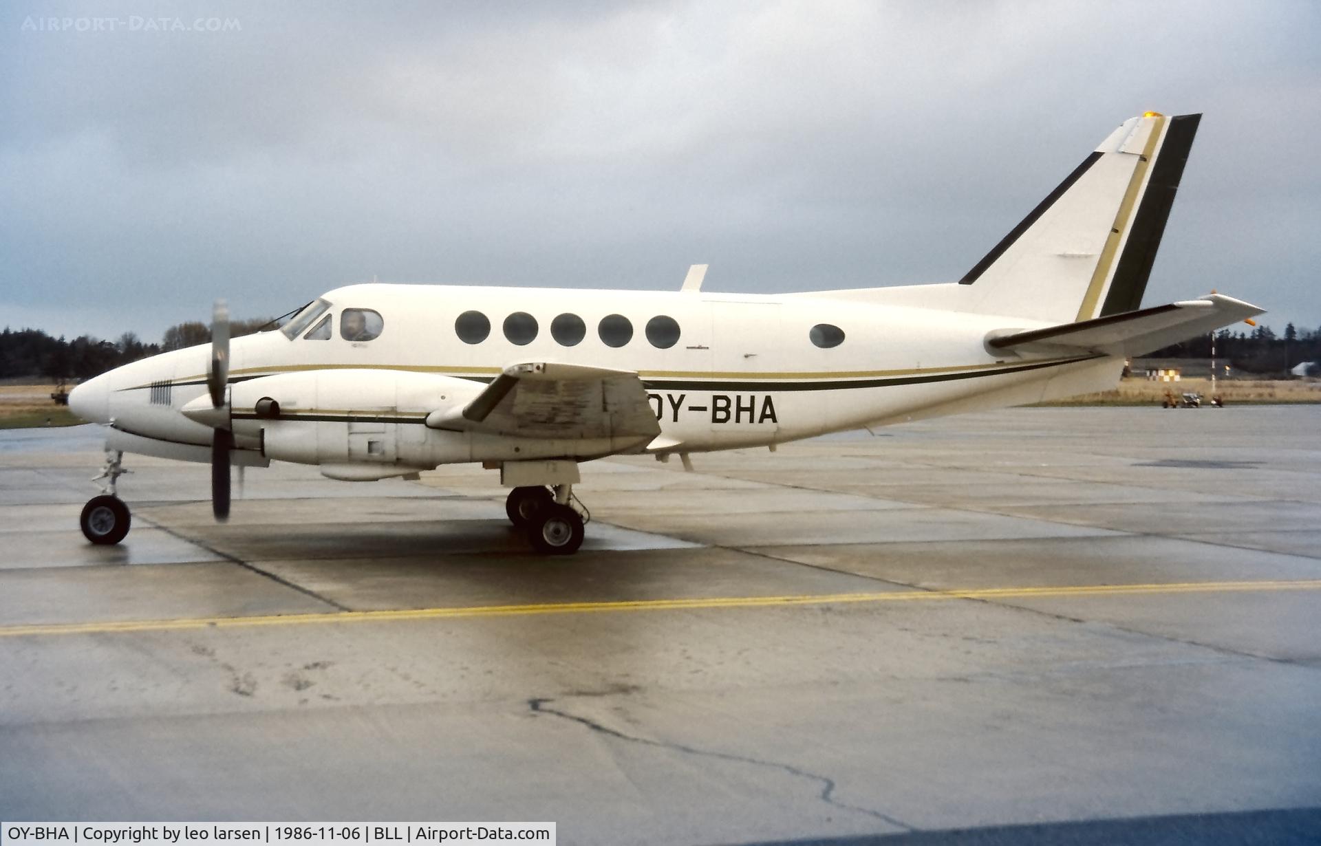 OY-BHA, 1978 Beech A100 King Air King Air C/N B-245, Billund 6.11.1986