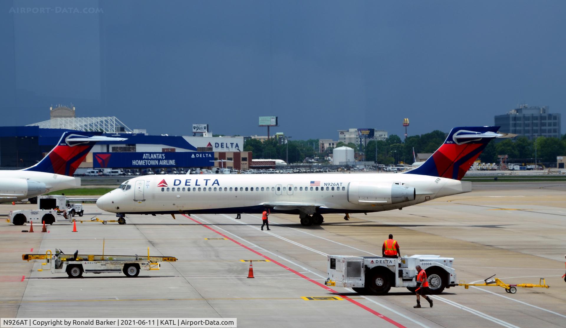 N926AT, 2000 Boeing 717-200 C/N 55078, Pushback Atlanta