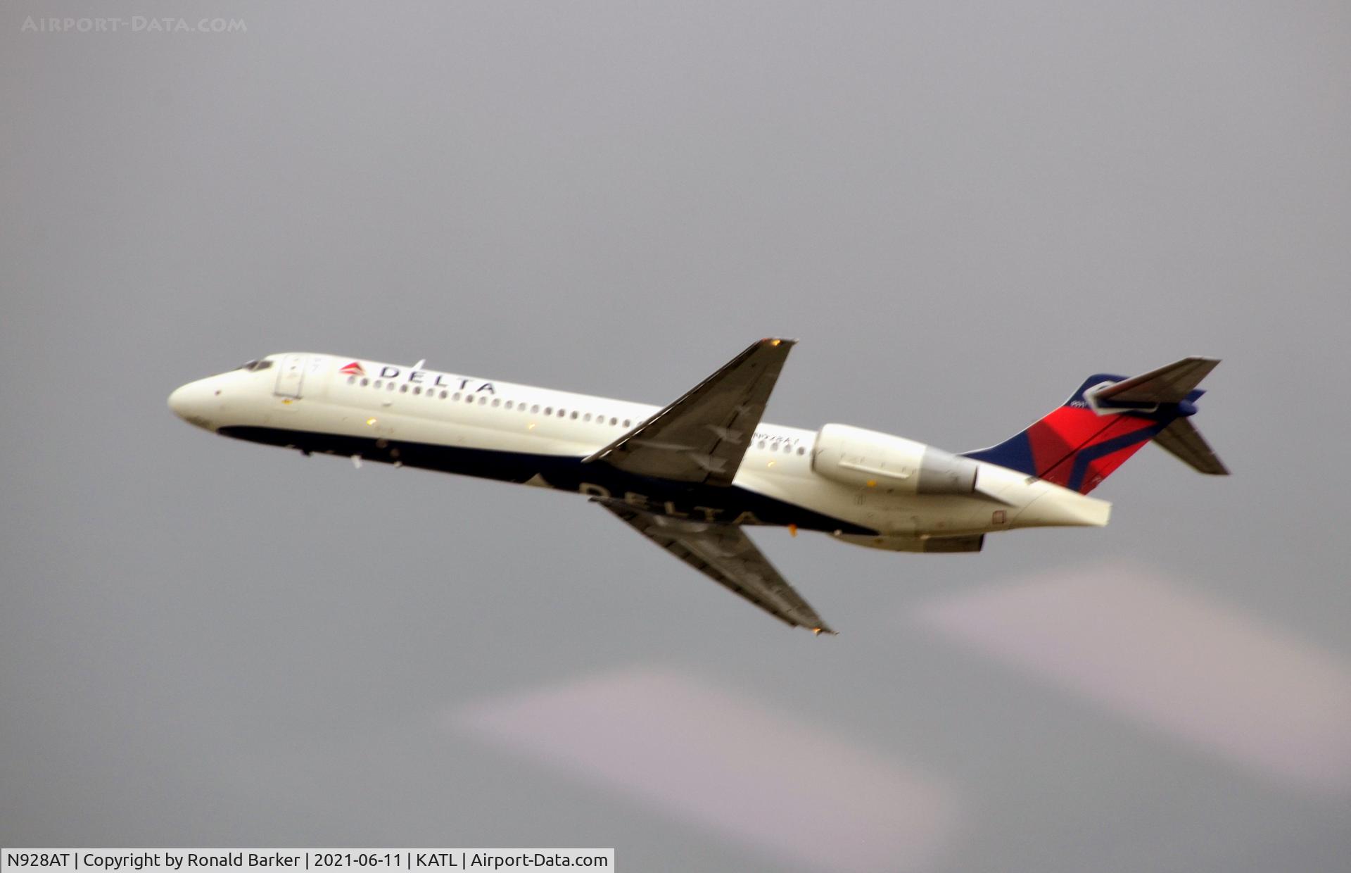 N928AT, 2000 Boeing 717-200 C/N 55076, Takeoff Atlanta