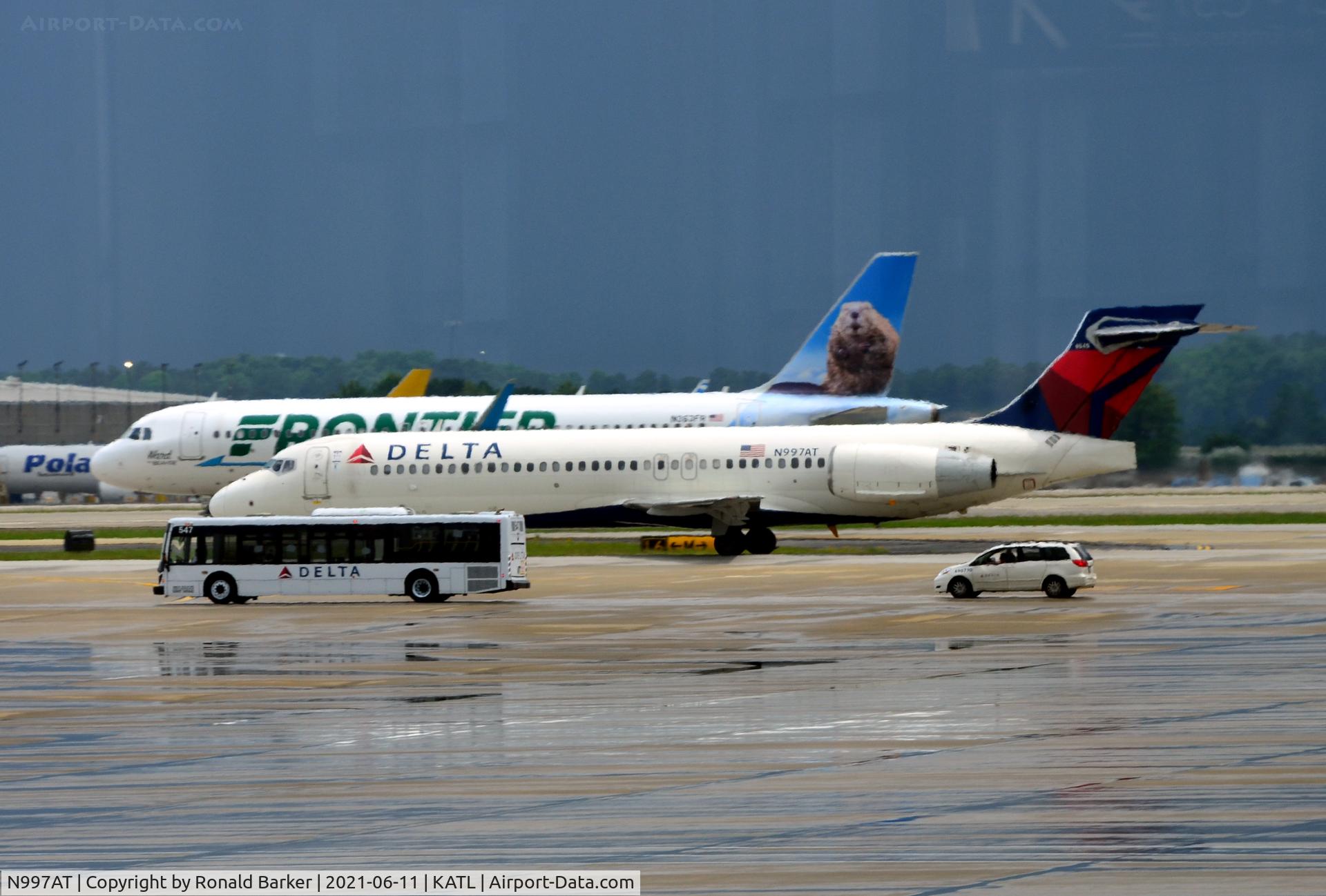 N997AT, 2002 Boeing 717-200 C/N 55141, Taxi Atlanta