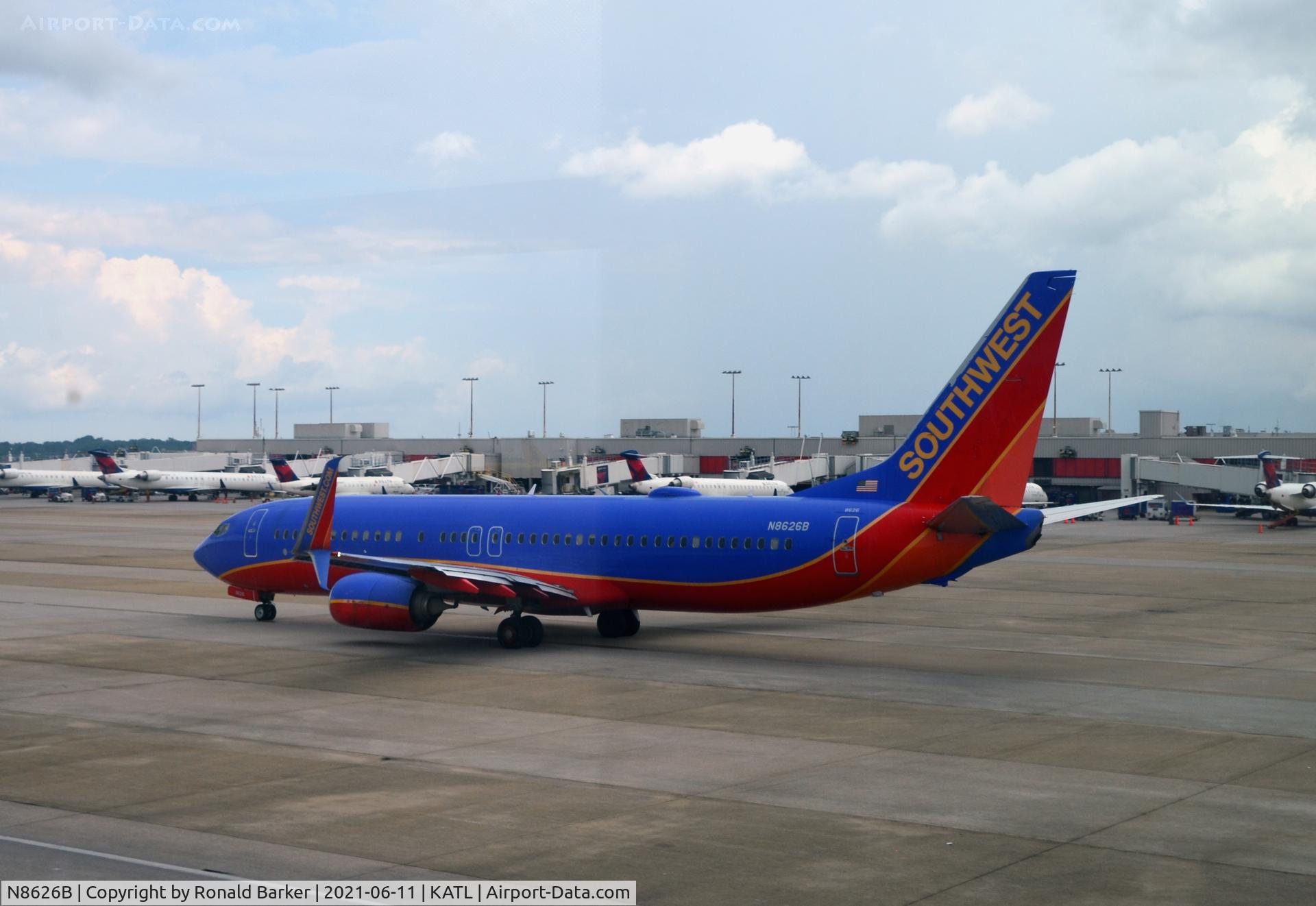 N8626B, 2014 Boeing 737-8H4 C/N 36894, Taxi for takeoff Atlanta