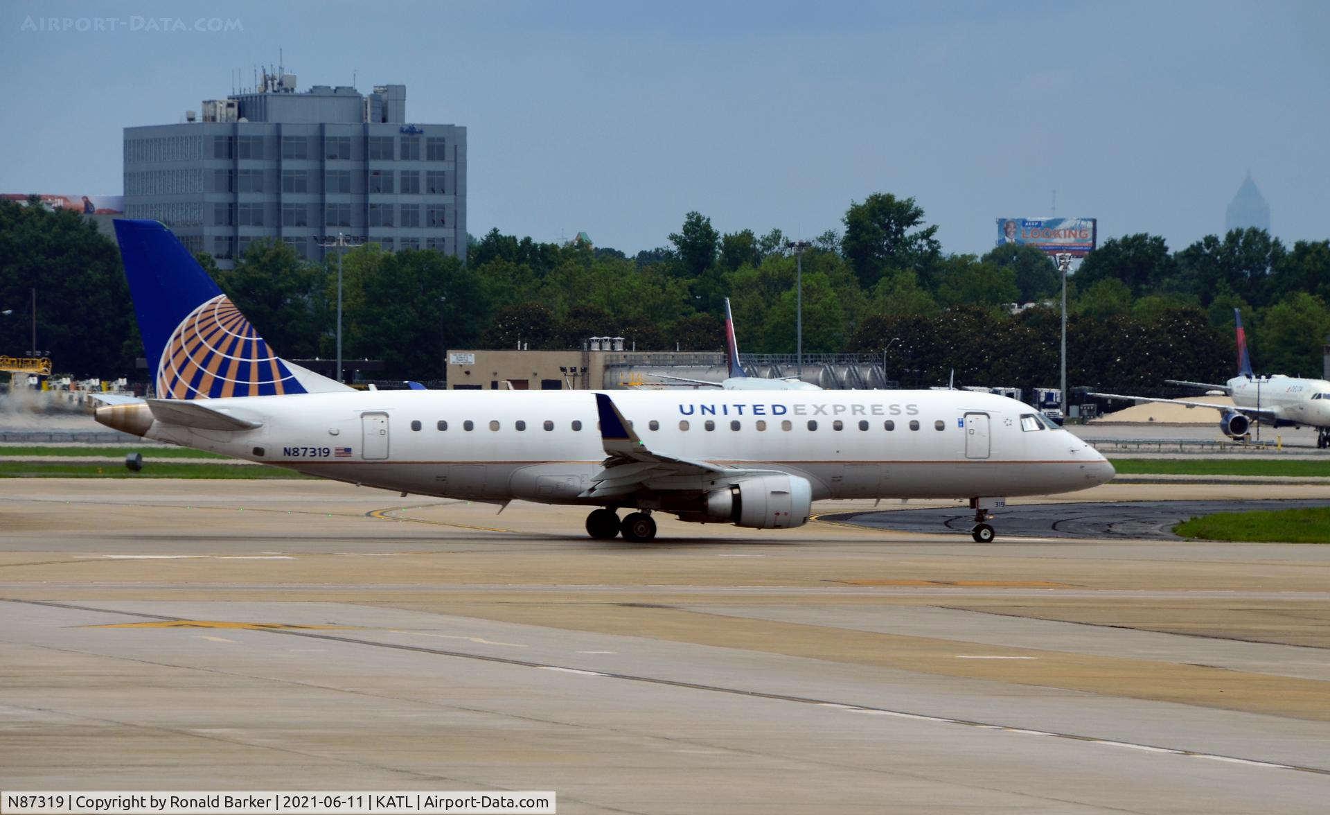 N87319, 2014 Embraer 175LR (ERJ-170-200LR) C/N 17000448, Taxi Atlanta