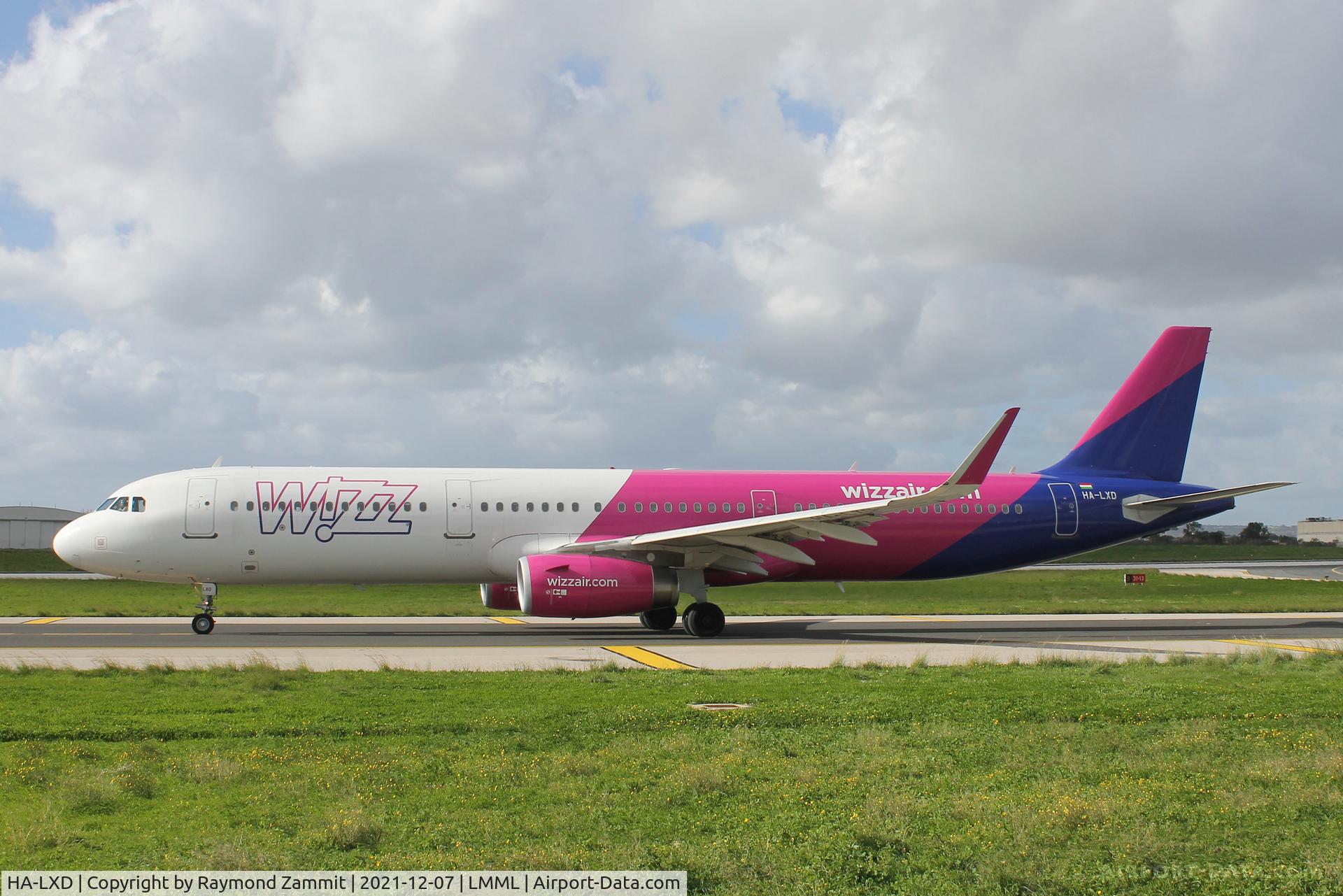 HA-LXD, 2016 Airbus A321-231 C/N 7032, A321 HA-LXD Wizzair