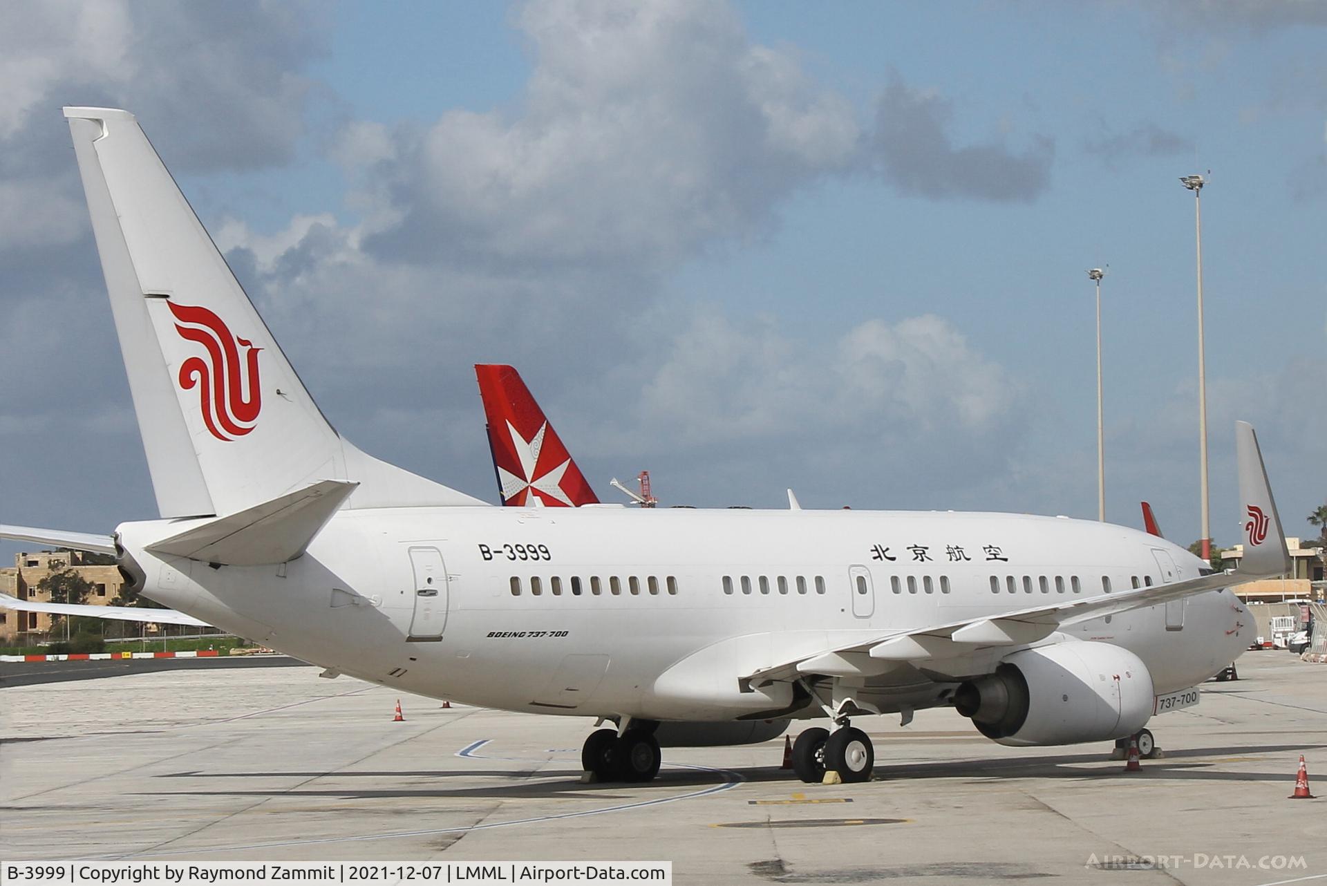 B-3999, 2011 Boeing 737-79L BBJ C/N 41090, B737-700 B-3999 Beijing Airlines