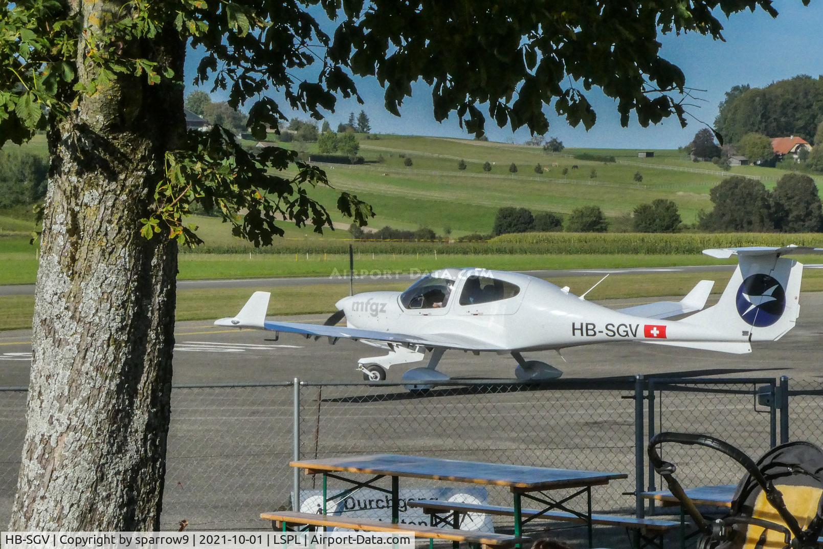HB-SGV, 2016 Diamond DA-40NG Diamond Star C/N 40.NG305, At Langenthal-Bleienbach airfield