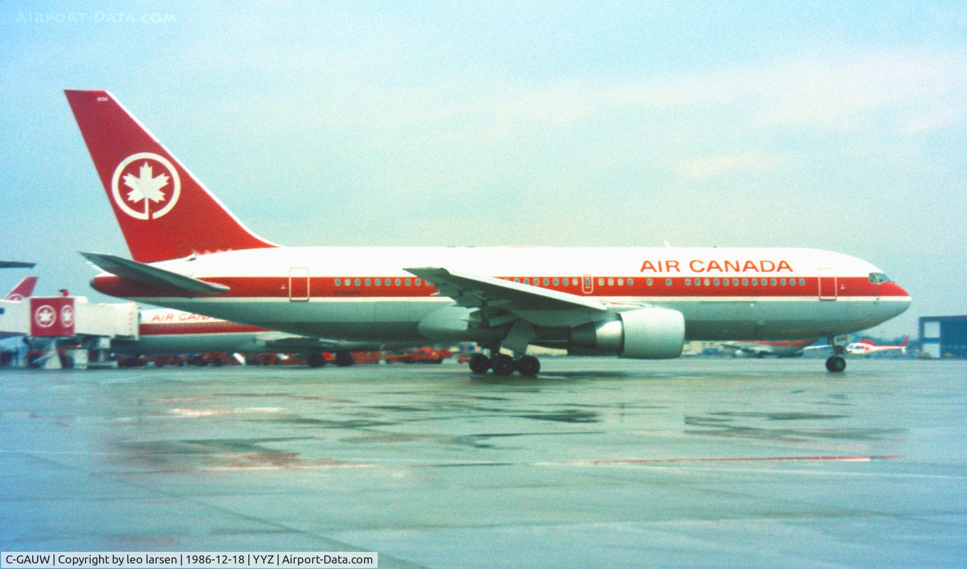 C-GAUW, 1984 Boeing 767-233 C/N 22524, Toronto 18.12.1986