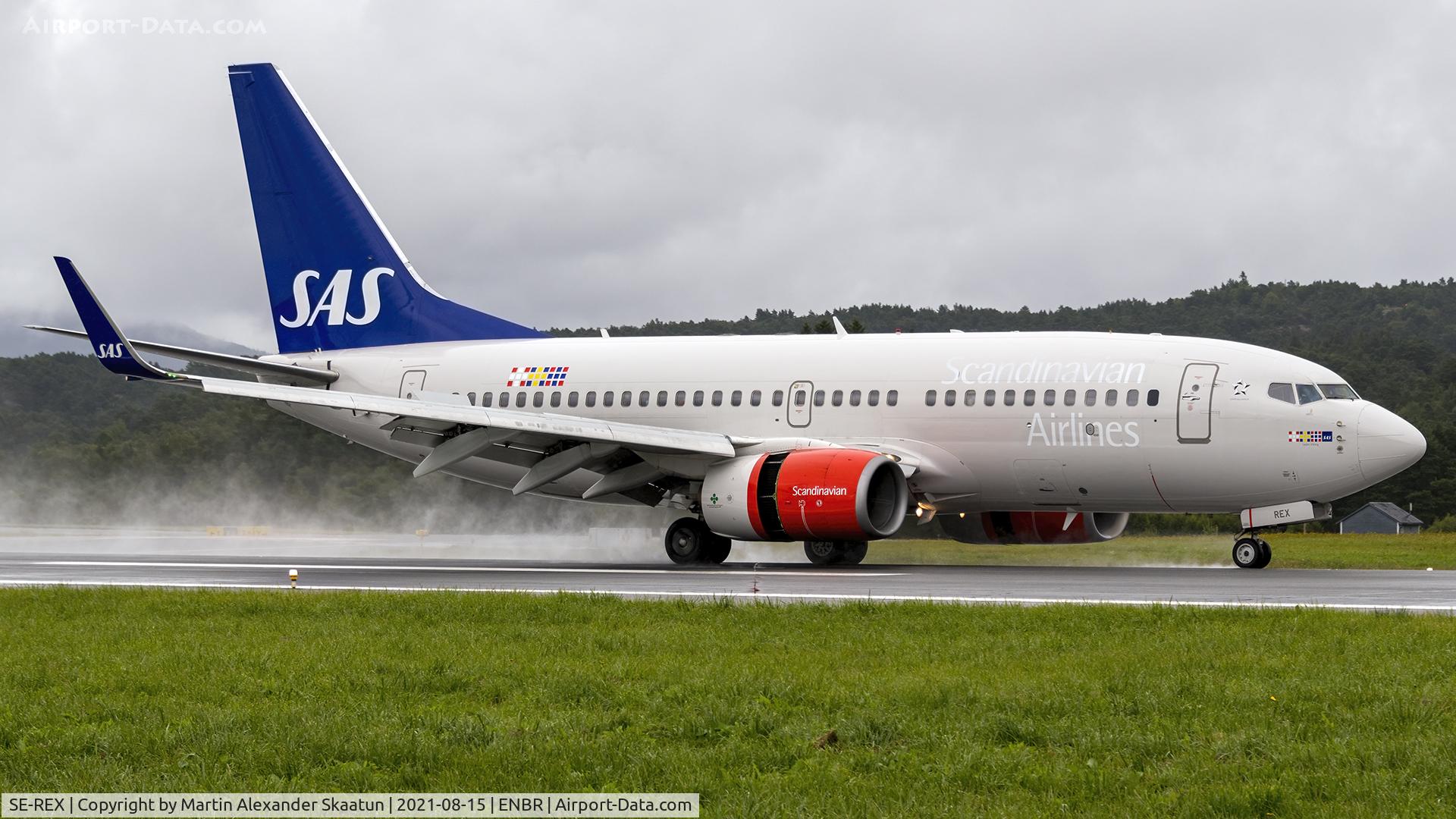 SE-REX, 2002 Boeing 737-76N C/N 33418, Landing rwy. 17.