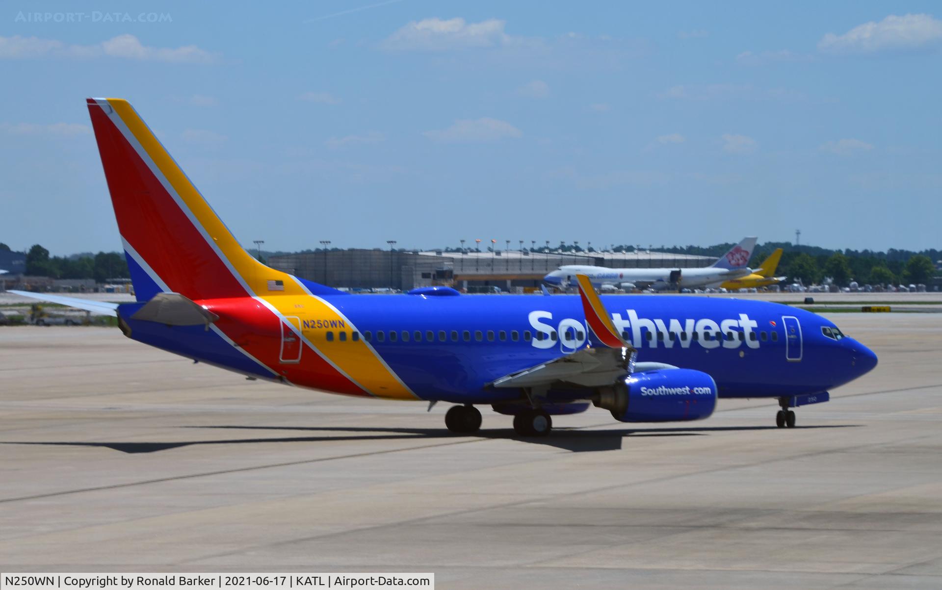 N250WN, 2006 Boeing 737-7H4 C/N 34972, Fixin' to taxi Atlanta