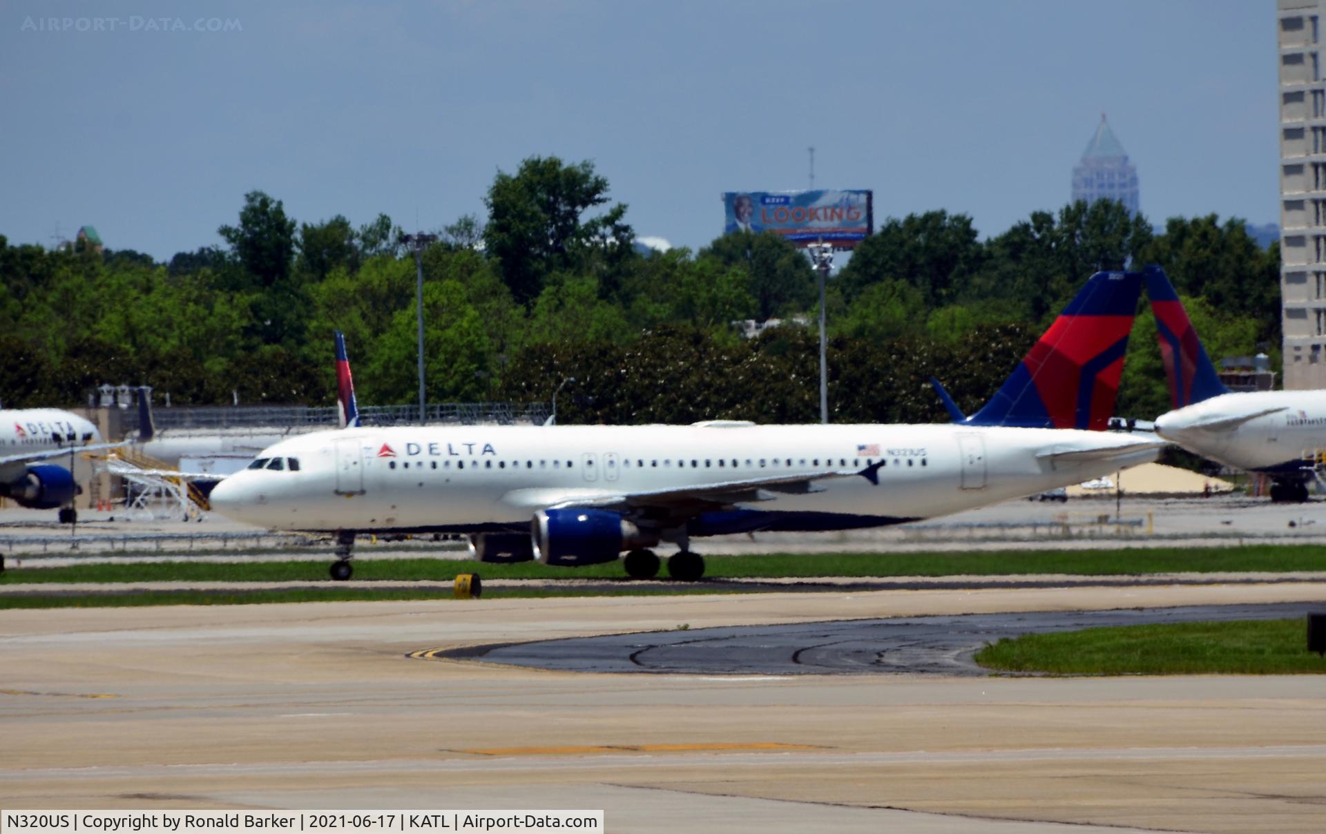 N320US, 1991 Airbus A320-211 C/N 213, Taxi Atlanta