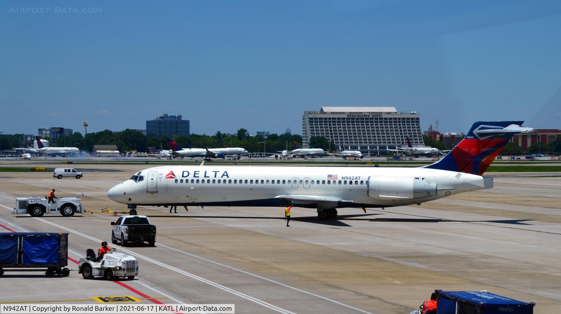 N942AT, 1999 Boeing 717-200 C/N 55005, Pushback Atlanta