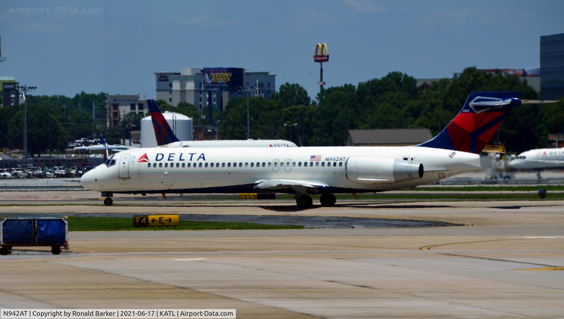 N942AT, 1999 Boeing 717-200 C/N 55005, Taxi Atlanta