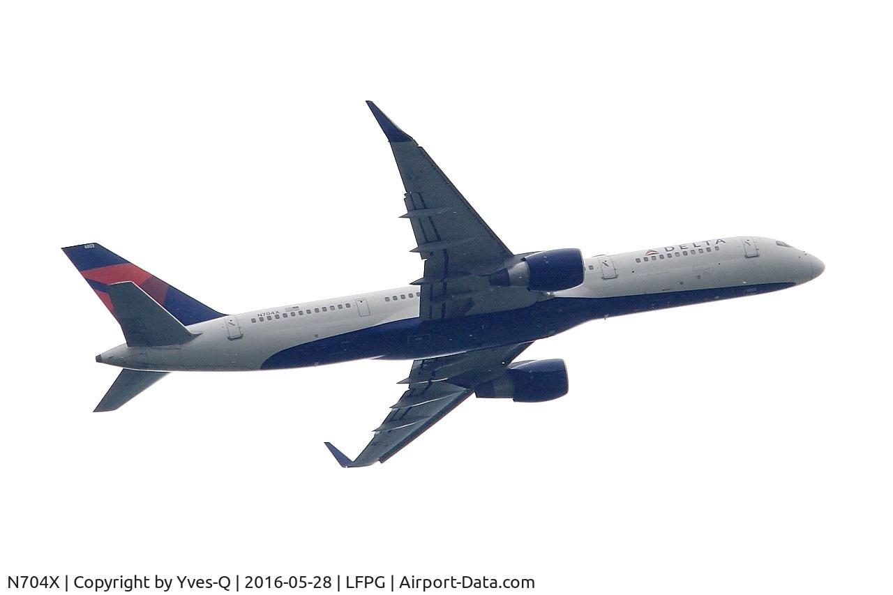 N704X, 1997 Boeing 757-2Q8 C/N 28163, Boeing 757-2Q8, Climbing from rwy 06R, Roissy Charles De Gaulle airport (LFPG-CDG)