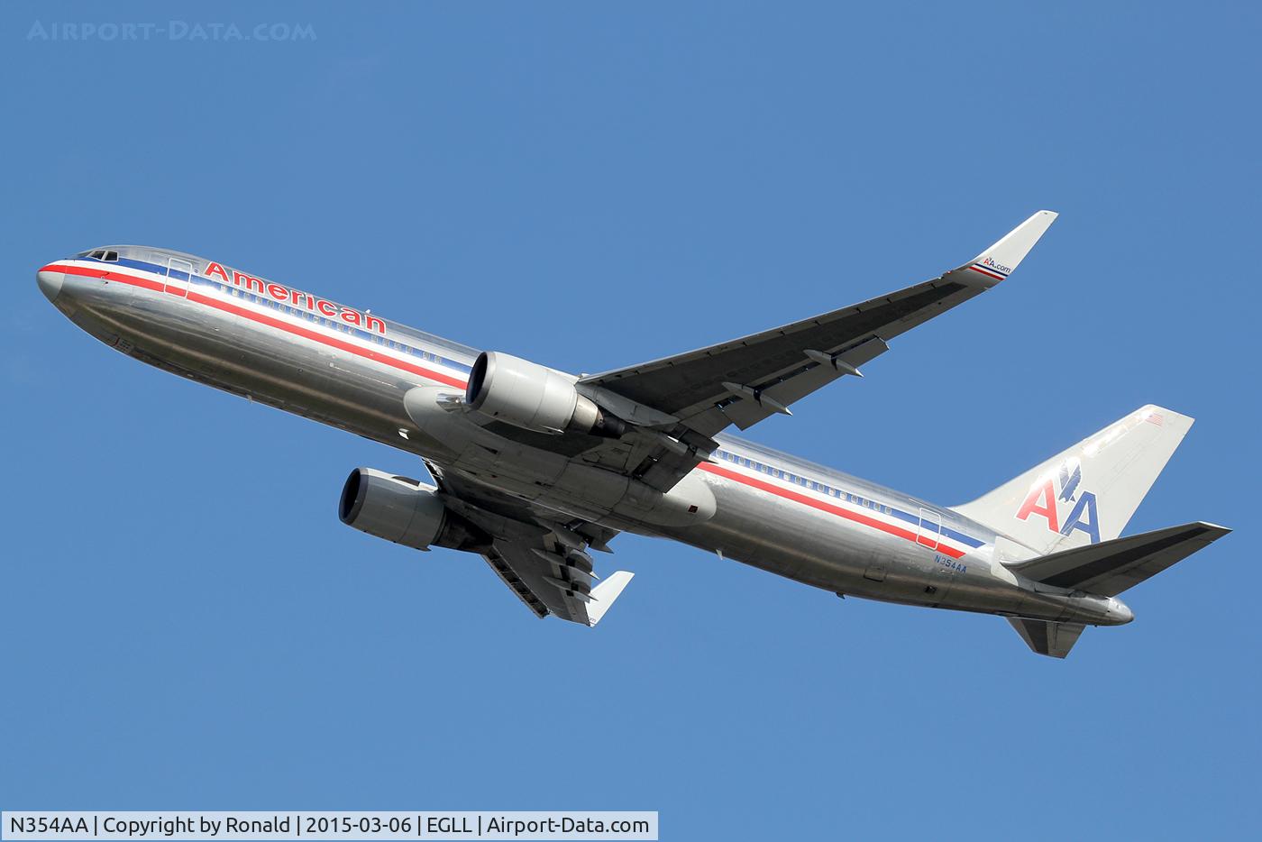 N354AA, 1988 Boeing 767-323 C/N 24035, at lhr