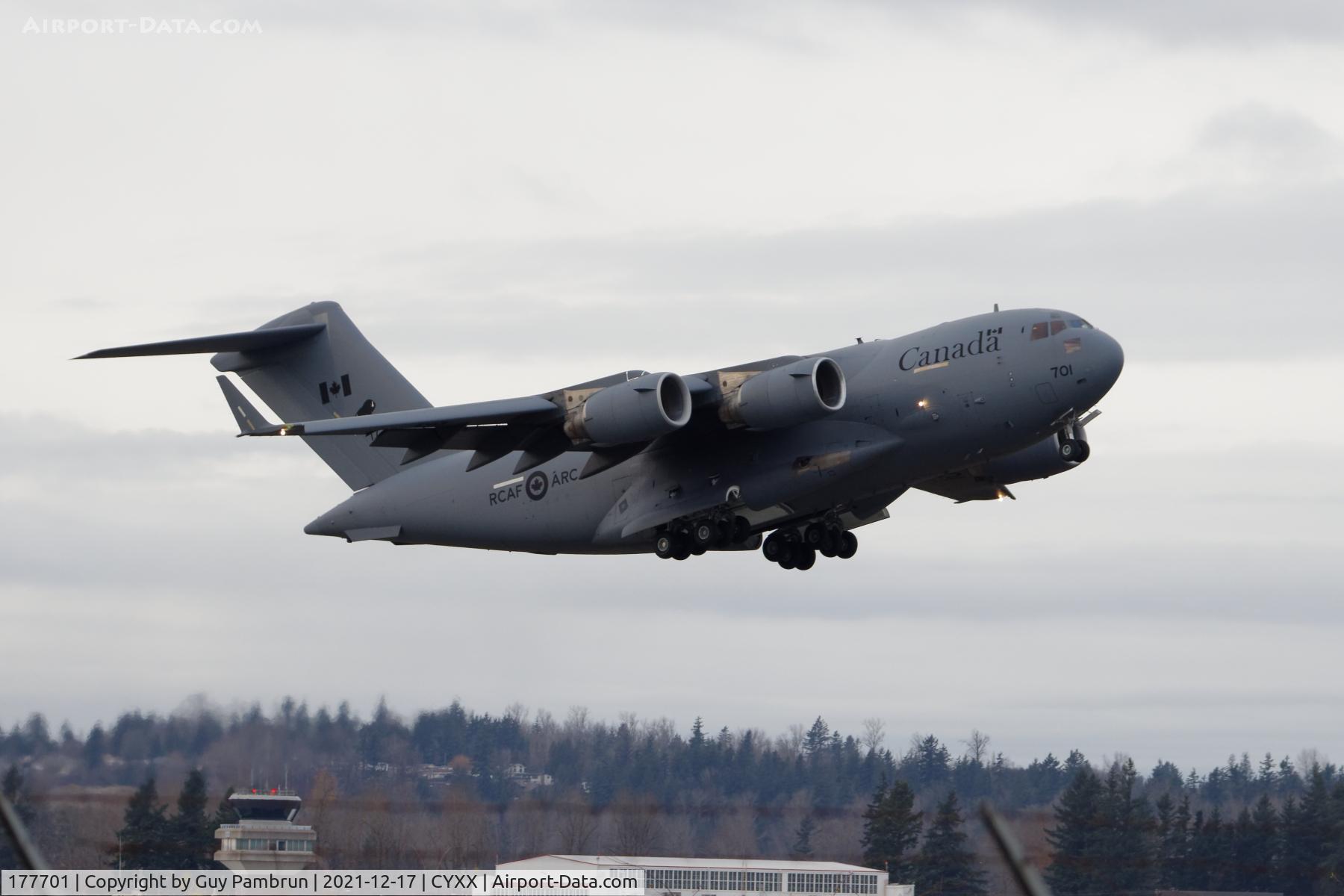 177701, 2007 Boeing CC-177-A (C-17) Globemaster III C/N 50178/F-177/CA-1, Departing 07