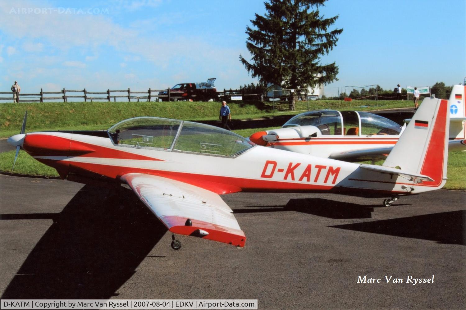 D-KATM, 1980 Sportavia-Putzer RF-5B Sperber C/N 51077, At Dahlemer-Binz.