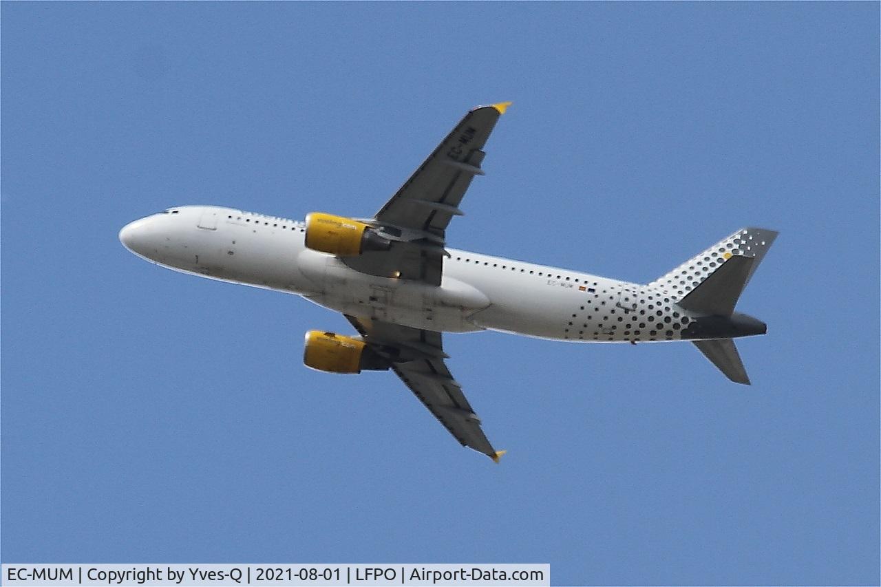 EC-MUM, 2009 Airbus A320-214 C/N 4101, Airbus A320-214, Climbing from rwy 24, Paris Orly Airport (LFPO-ORY)