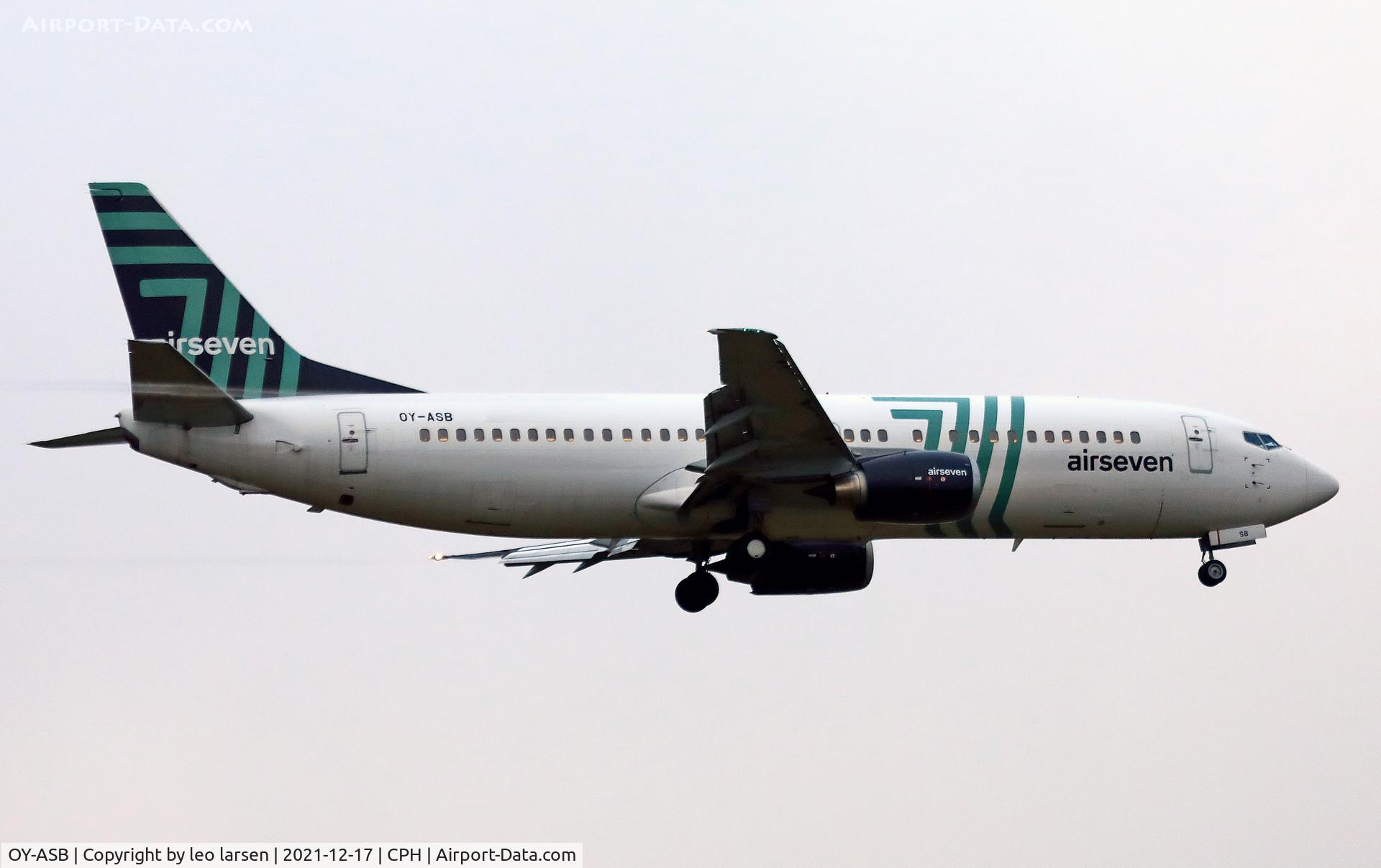 OY-ASB, 1992 Boeing 737-430 C/N 27007, Copenhagen 17.12.2021