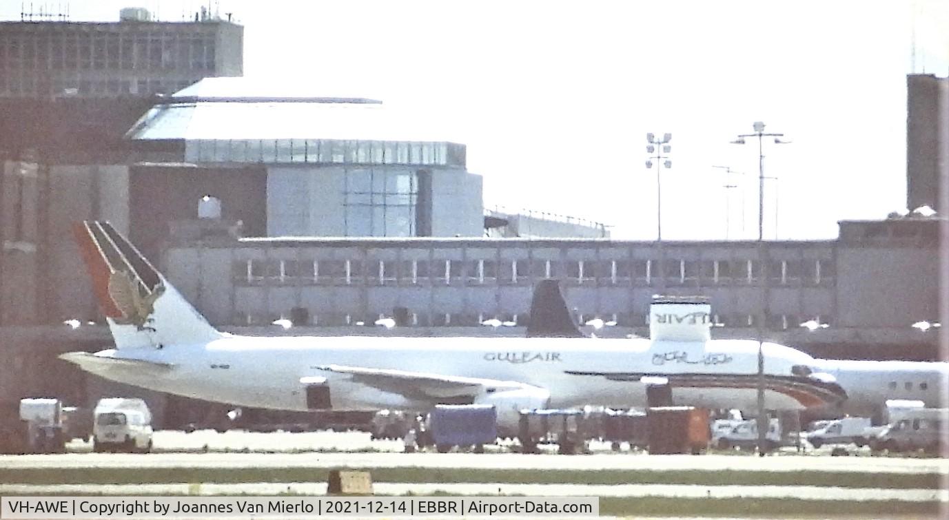 VH-AWE, 1990 Boeing 757-23APF C/N 24635, Slide scan