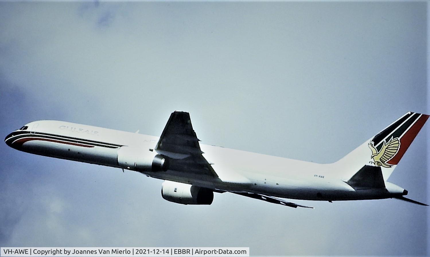 VH-AWE, 1990 Boeing 757-23APF C/N 24635, Slide scan