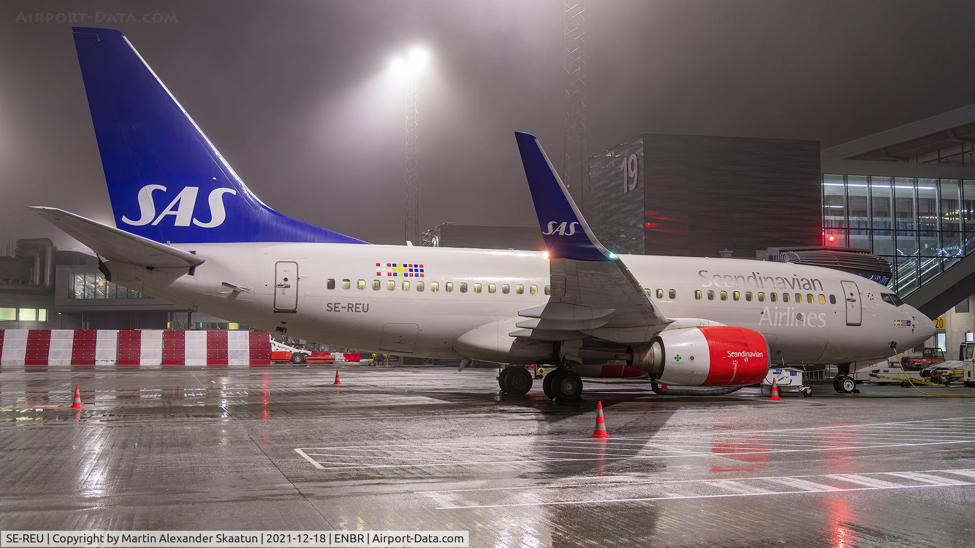 SE-REU, 2002 Boeing 737-76N C/N 33005, Parked at the gate.
