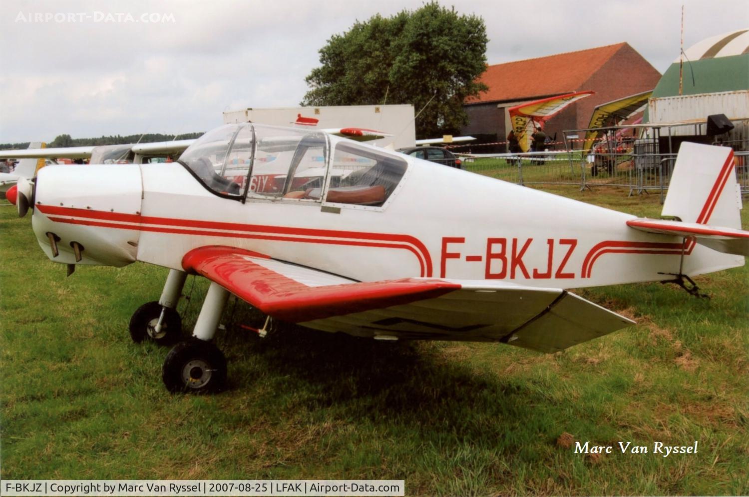 F-BKJZ, Wassmer (Jodel) D-112 Club C/N 1128, At Les Moëres airfield.