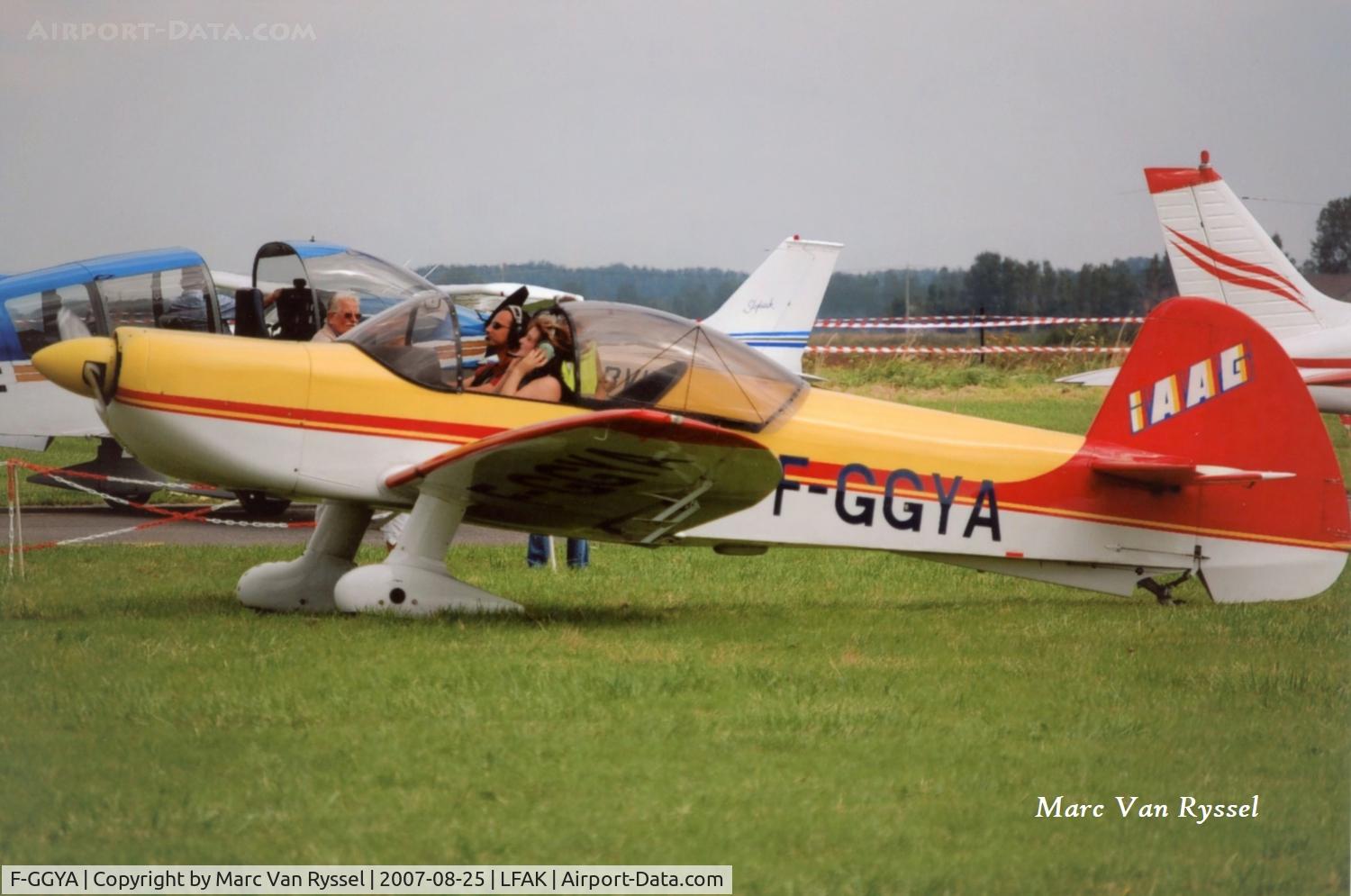 F-GGYA, , At Les Moëres airfield.