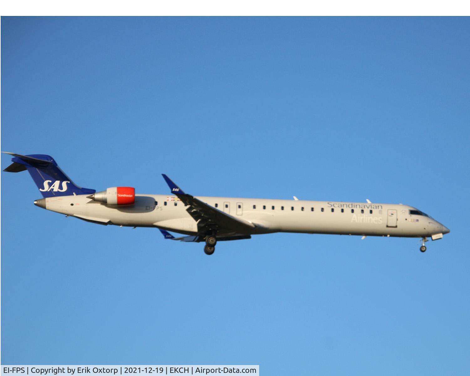 EI-FPS, 2017 Bombardier CRJ 900LR (CL-600-2D24) C/N 15437, EI-FPS landing re 04L