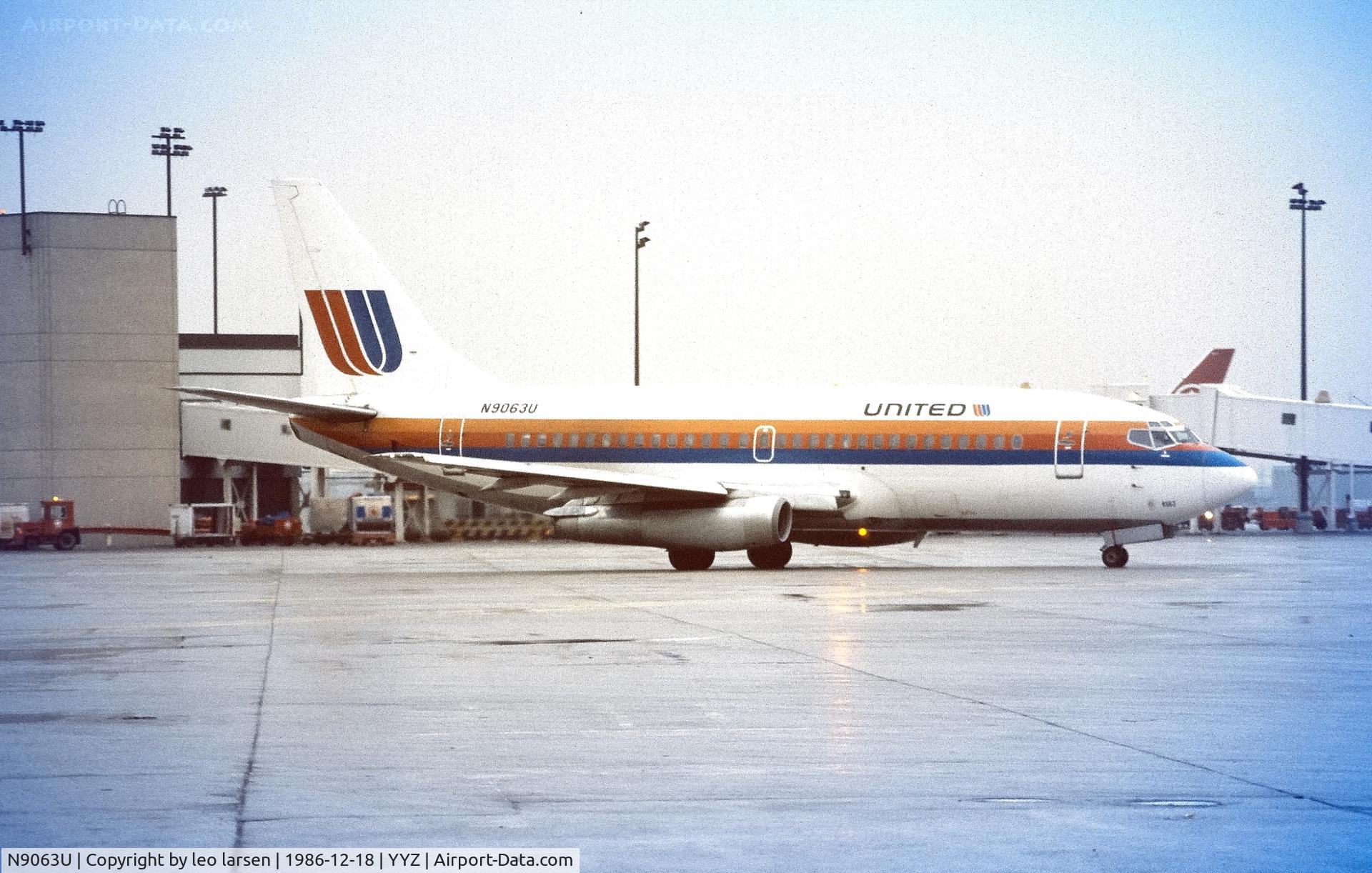 N9063U, 1969 Boeing 737-222 C/N 19944, Toronto 18.12.1986