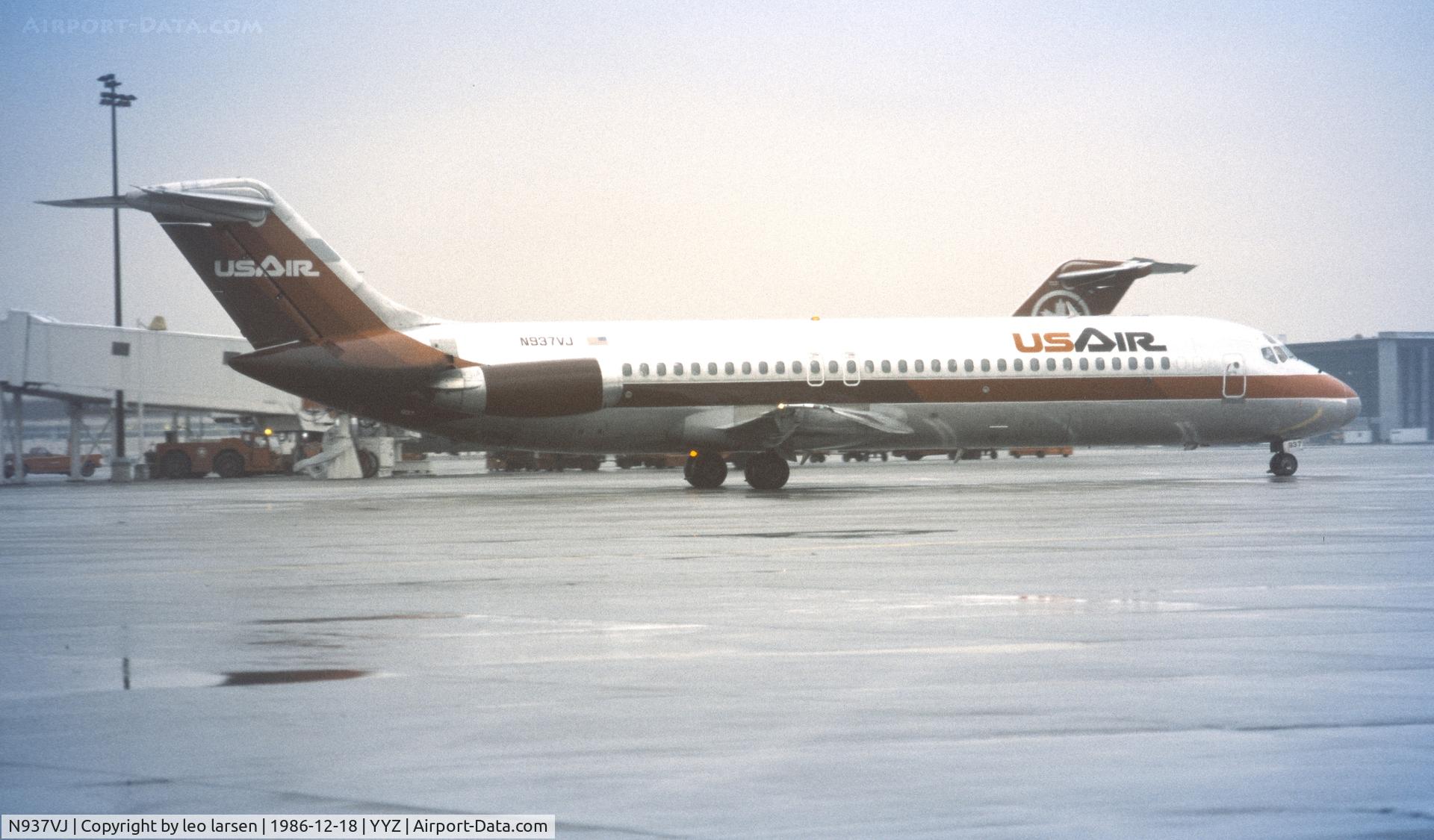 N937VJ, 1979 Douglas DC-9-31 C/N 48117, Toronto 18.12.1986