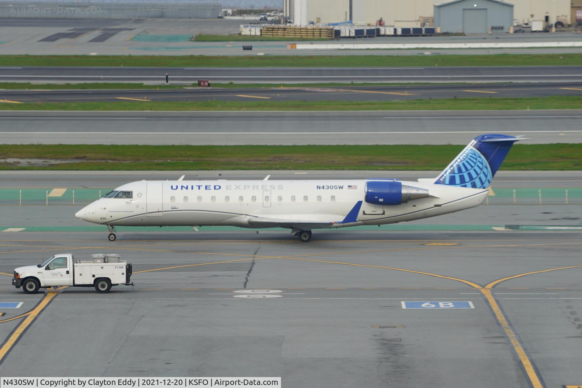 N430SW, 2001 Bombardier CRJ-200LR (CL-600-2B19) C/N 7523, SFO 2021.