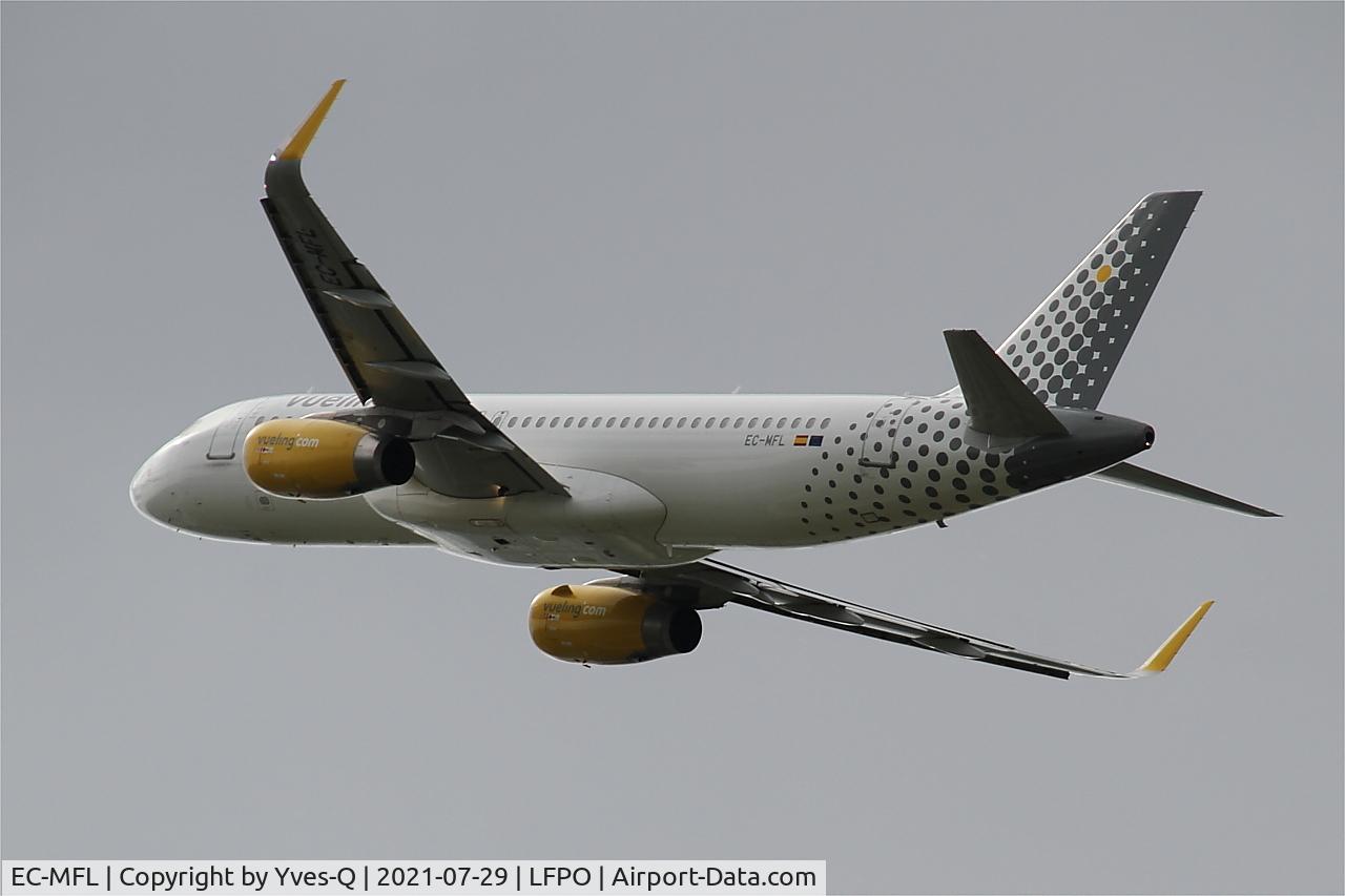 EC-MFL, 2015 Airbus A320-232 C/N 6557, Airbus A320-232, Climbing from rwy 24, Paris-Orly airport (LFPO-ORY)