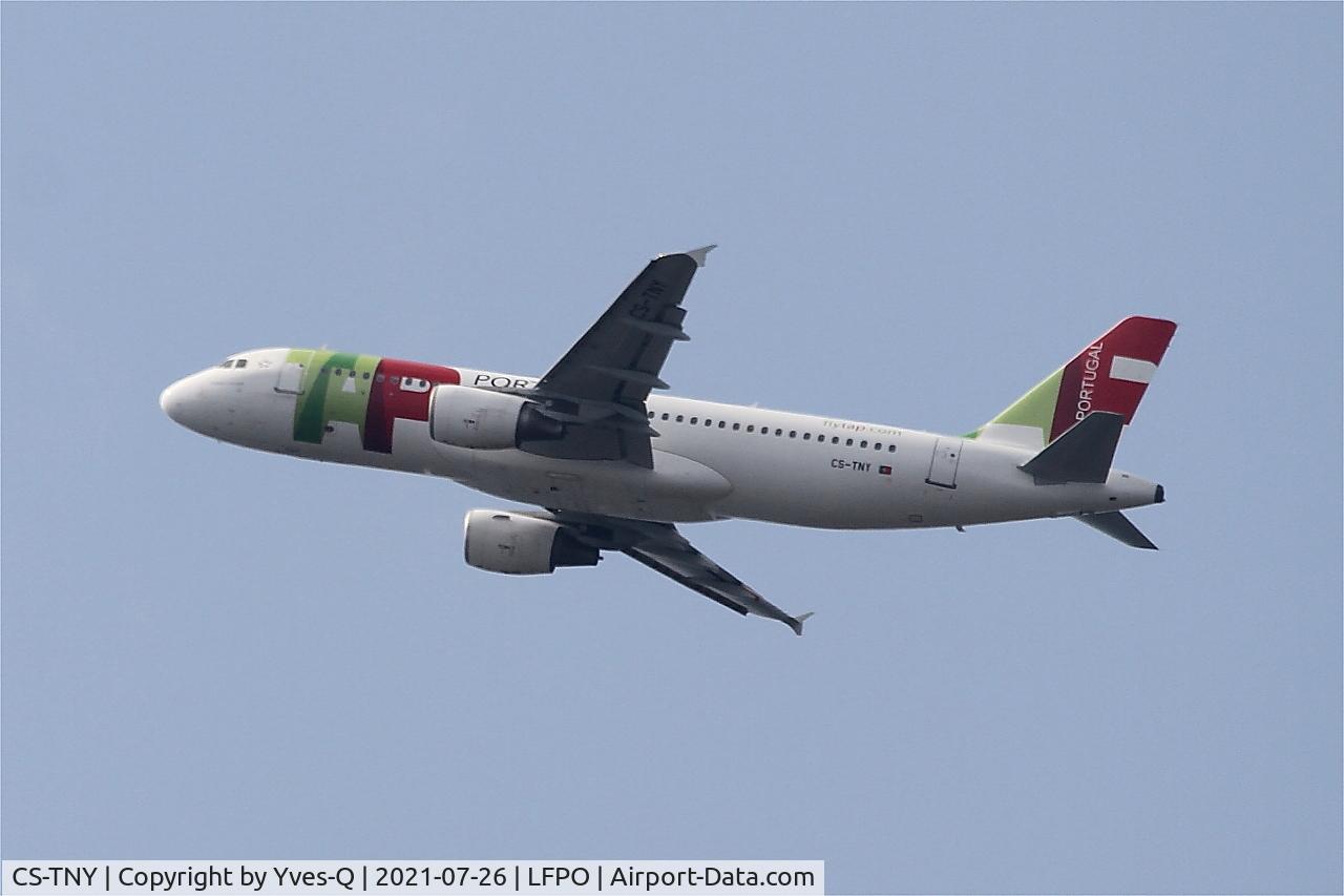 CS-TNY, 2011 Airbus A320-214 C/N 4742, Airbus A320-214, Climbing from rwy 24, Paris-Orly airport (LFPO-ORY)
