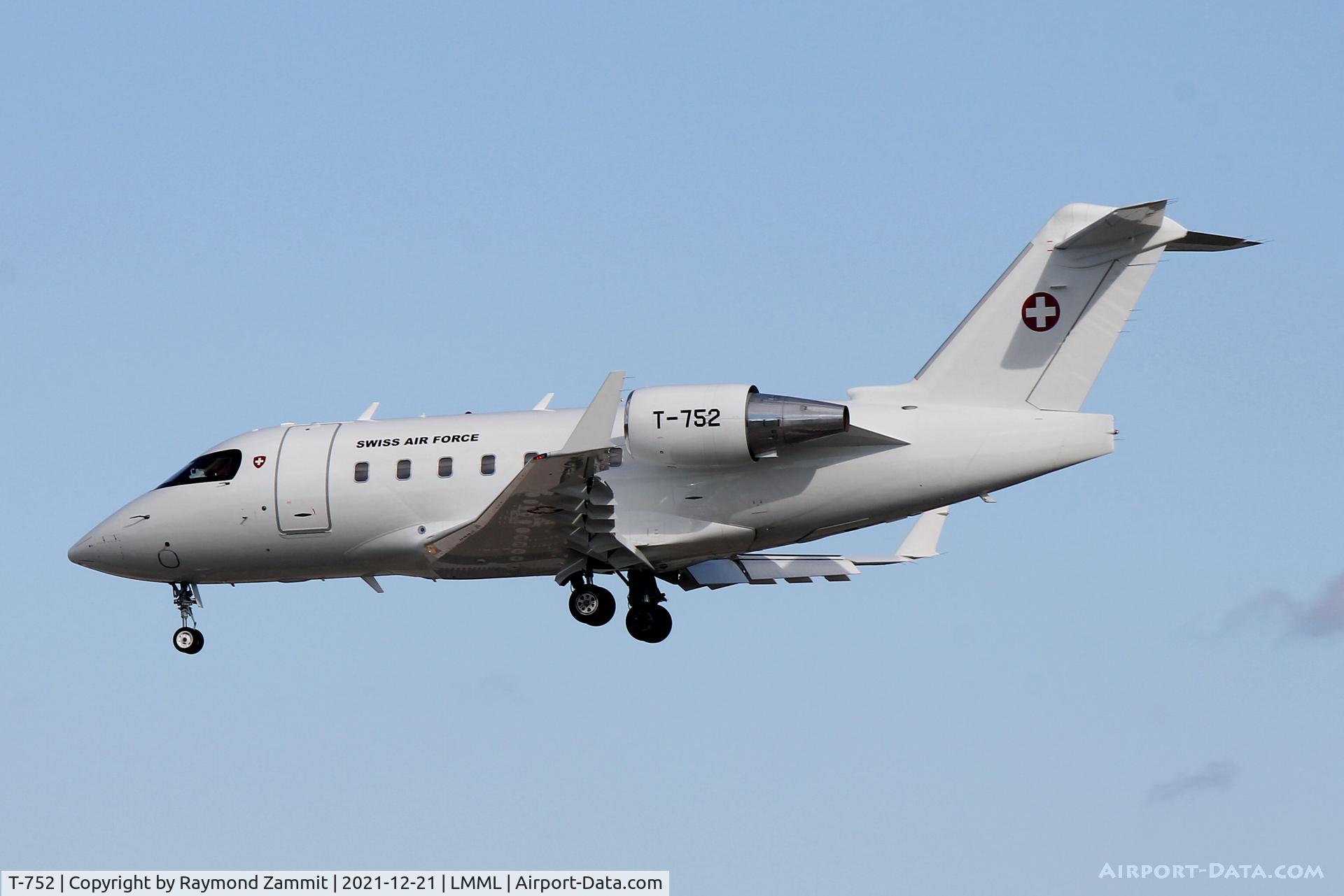 T-752, 2002 Bombardier Challenger 604 (CL-600-2B16) C/N 5540, Bombardier Challenger 604 T-752 Swiss Air Force