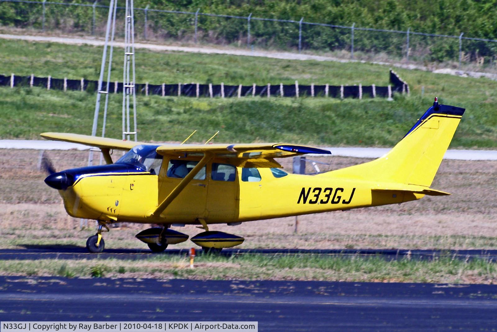 N33GJ, 1964 Cessna 210-5A(205A) C/N 205-0538, N33GJ   Cessna 205A [205-0538] Atlanta-Dekalb Peachtree~N 18/04/2010