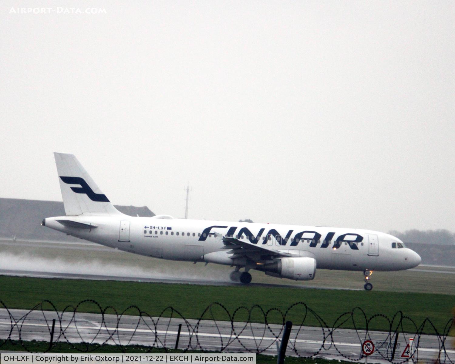 OH-LXF, 2002 Airbus A320-214 C/N 1712, OH-LXF taking off rw 22R