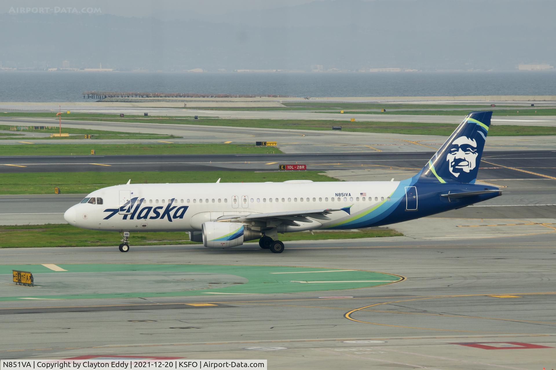 N851VA, 2012 Airbus A320-214 C/N 4999, Pic taken from SkyTerrace SFO 2021.