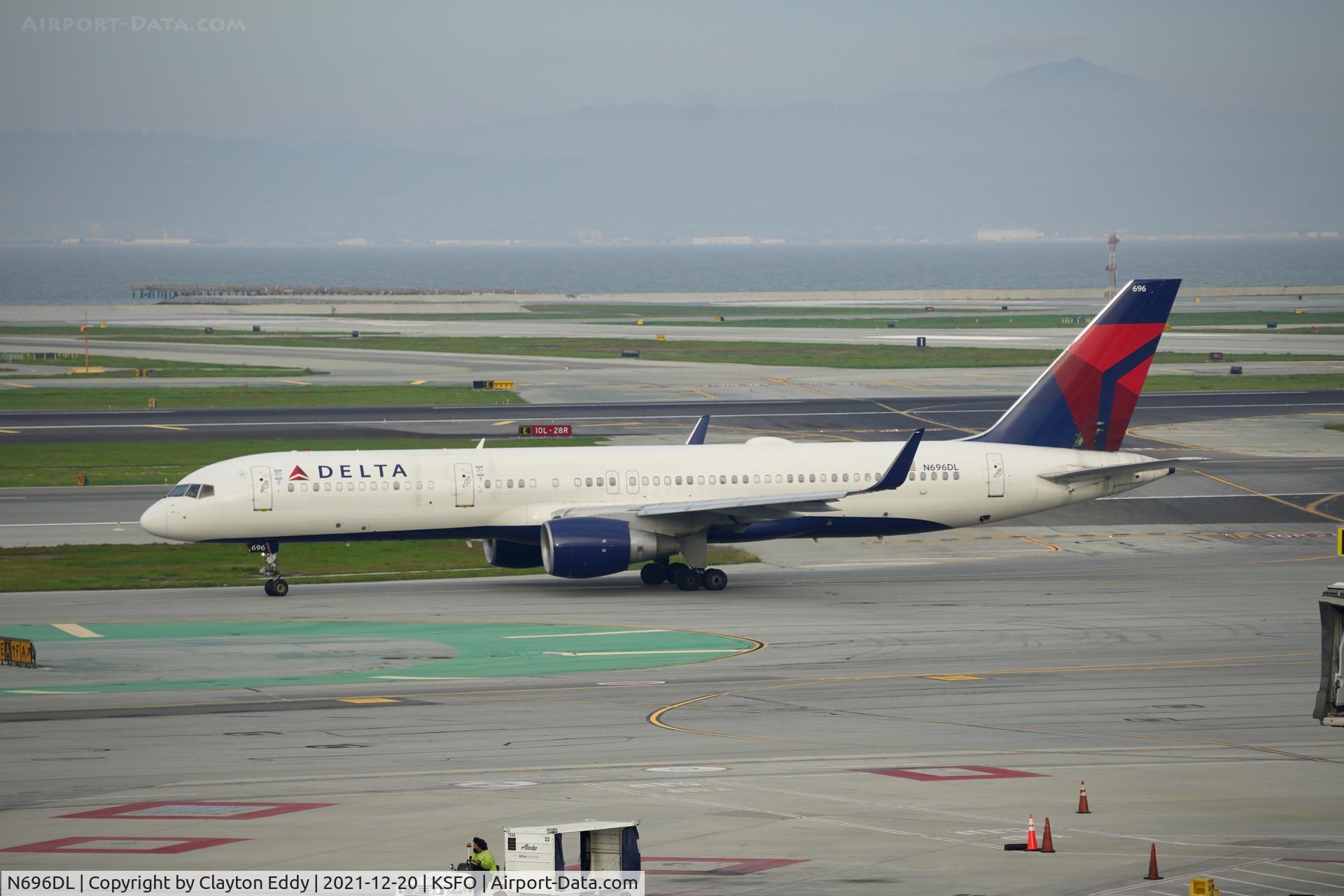 N696DL, 1999 Boeing 757-232 C/N 29728, Pic taken from SkyTerrace SFO 2021.