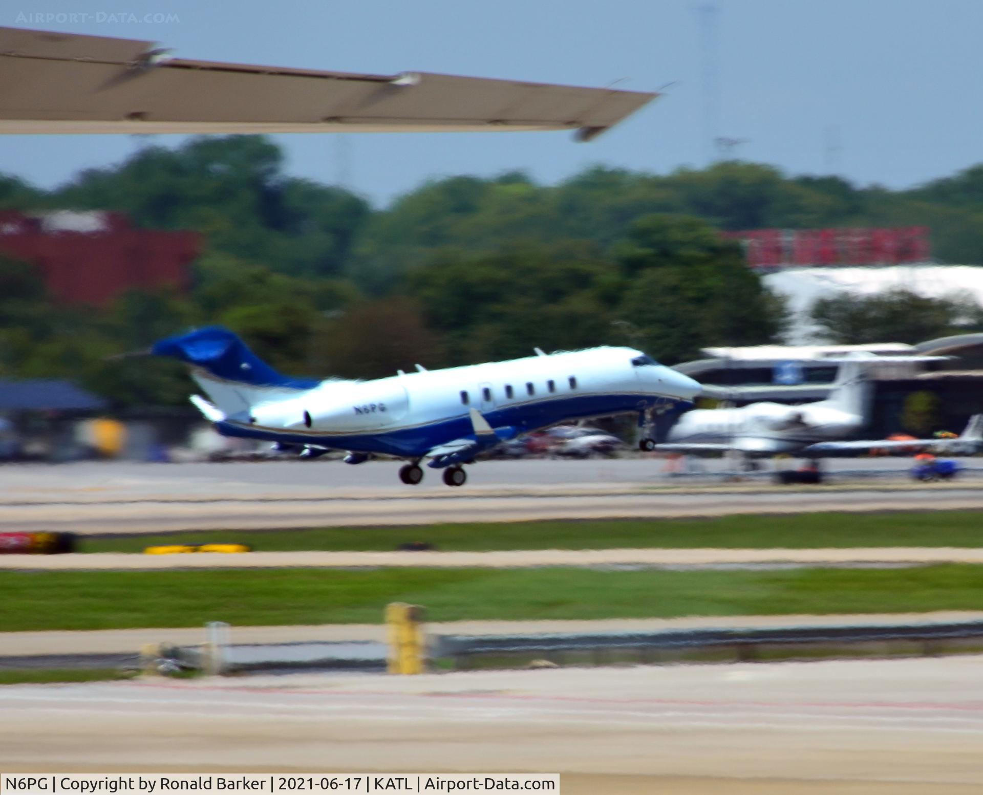 N6PG, 2014 Bombardier Challenger 350 (BD-100-1A10) C/N 20529, Takeoff Atlanta
