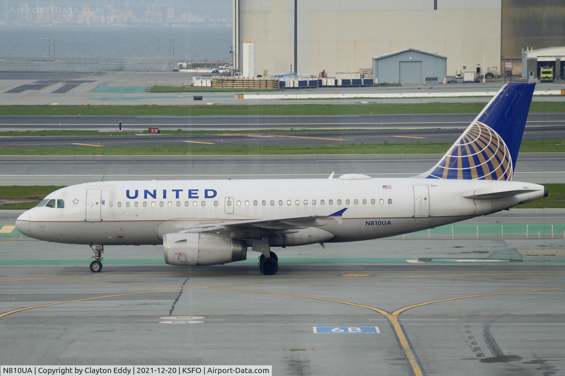 N810UA, 1998 Airbus A319-131 C/N 843, Pic taken from SkyTerrace SFO 2021.