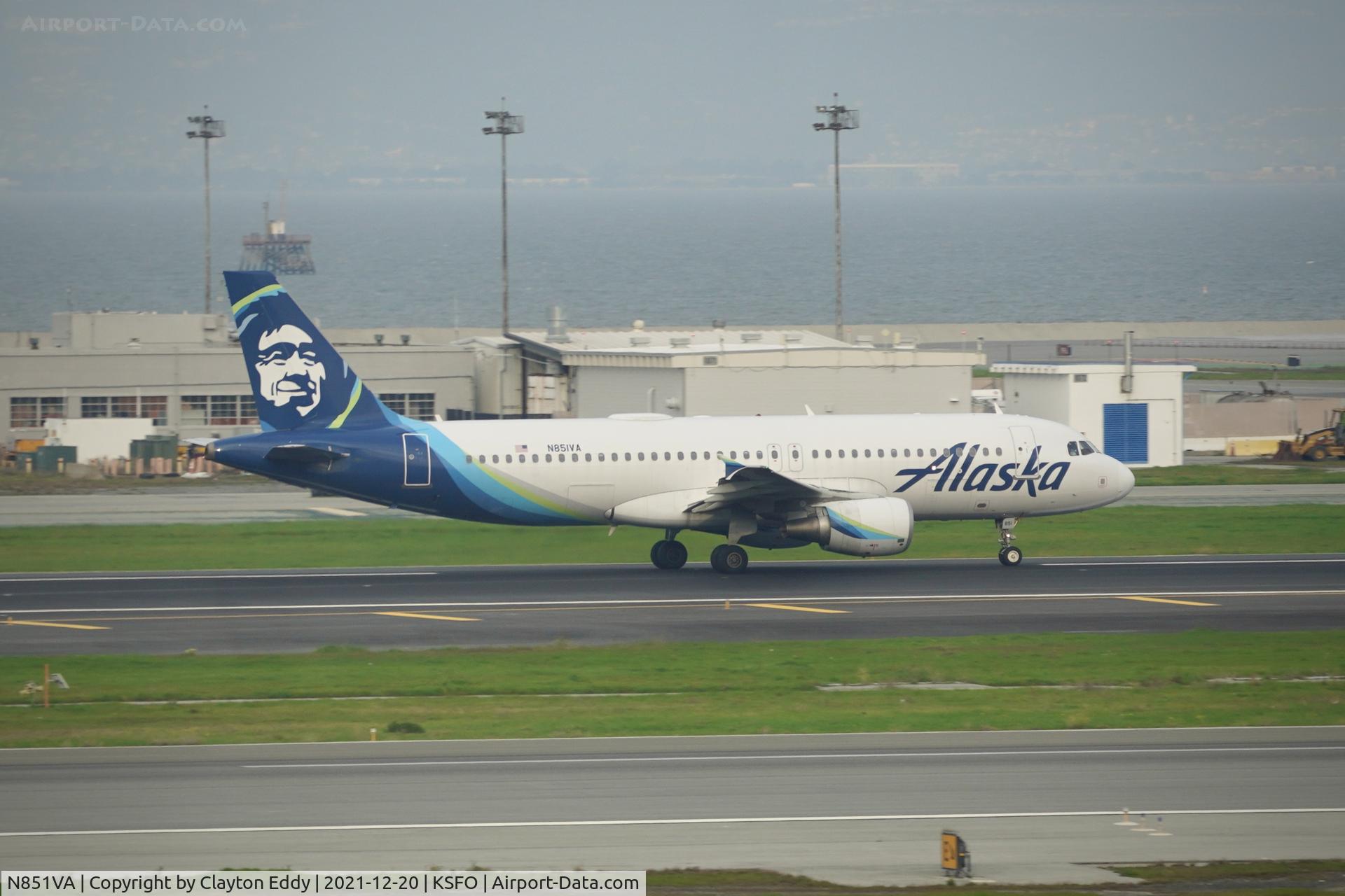 N851VA, 2012 Airbus A320-214 C/N 4999, Pic taken from SkyTerrace SFO 2021.