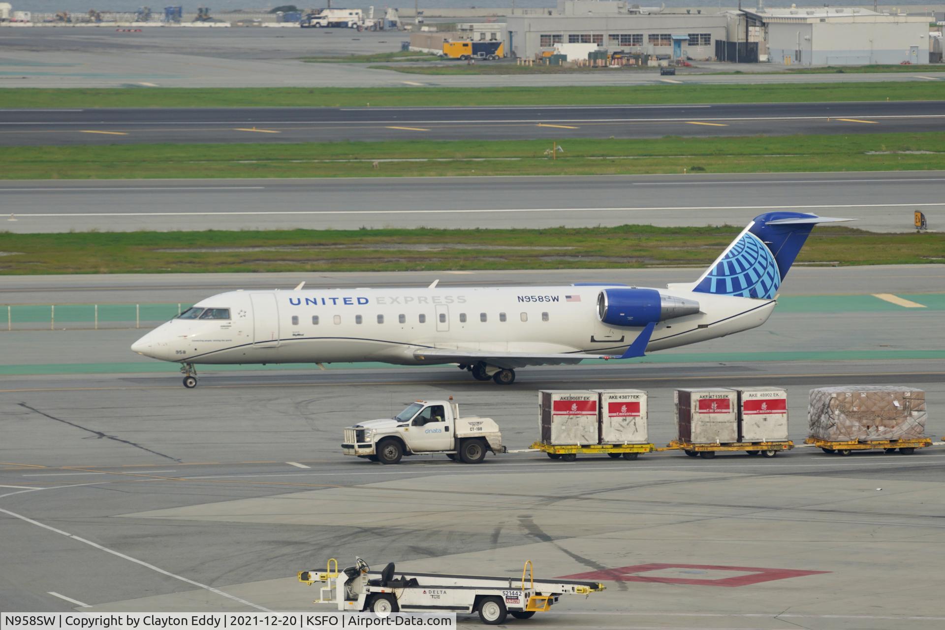 N958SW, 2003 Bombardier CRJ-200LR (CL-600-2B19) C/N 7833, Pic taken from SkyTerrace SFO 2021.
