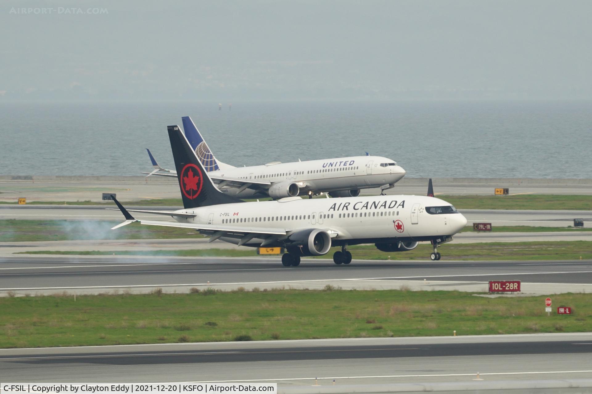C-FSIL, 2018 Boeing 737-8 MAX C/N 61214, Pic taken from SkyTerrace SFO 2021.
