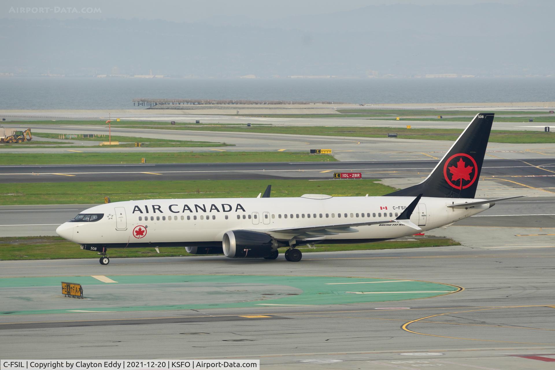 C-FSIL, 2018 Boeing 737-8 MAX C/N 61214, Pic taken from SkyTerrace SFO 2021.